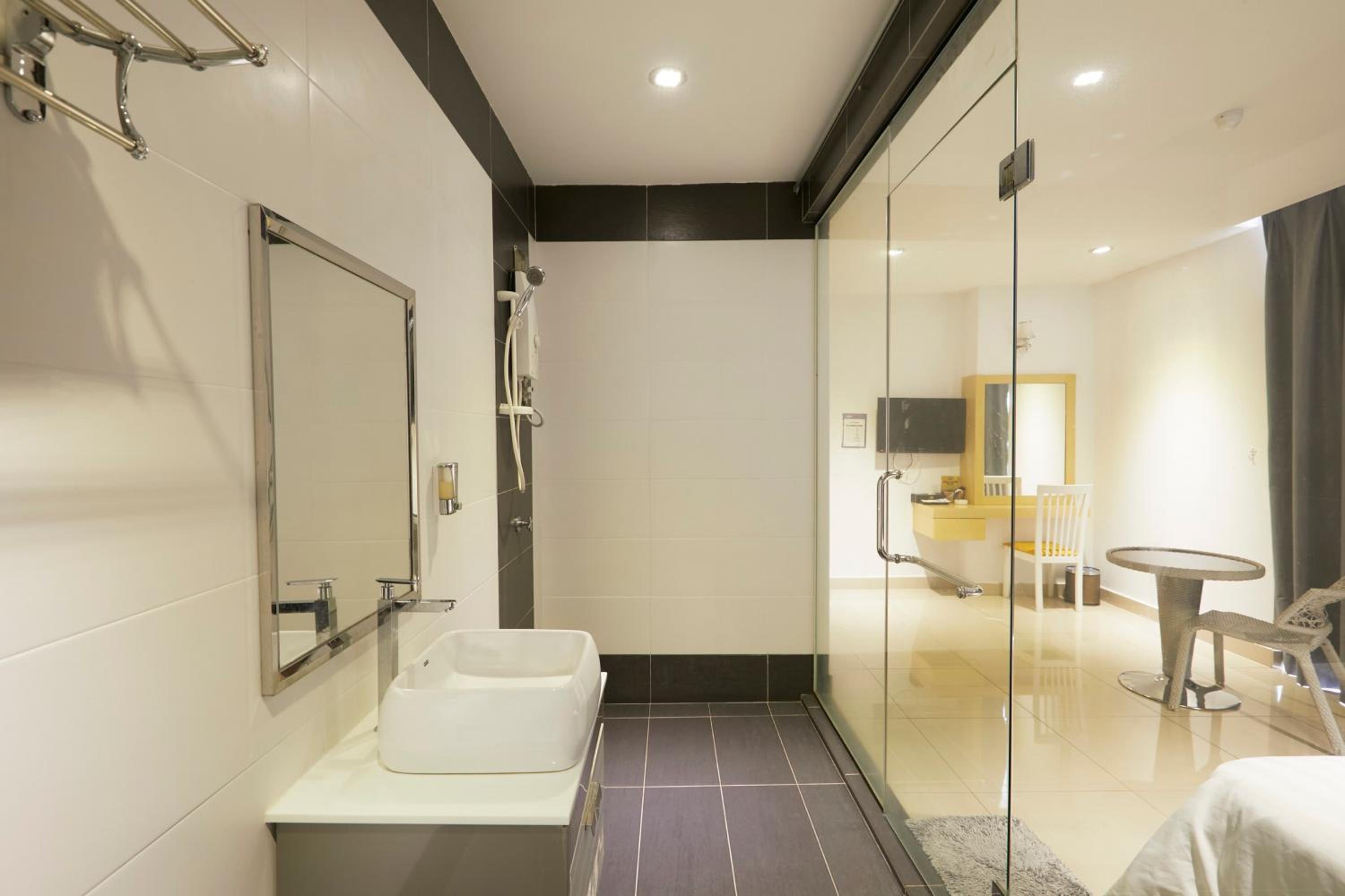 Deluxe Room - Photo 7