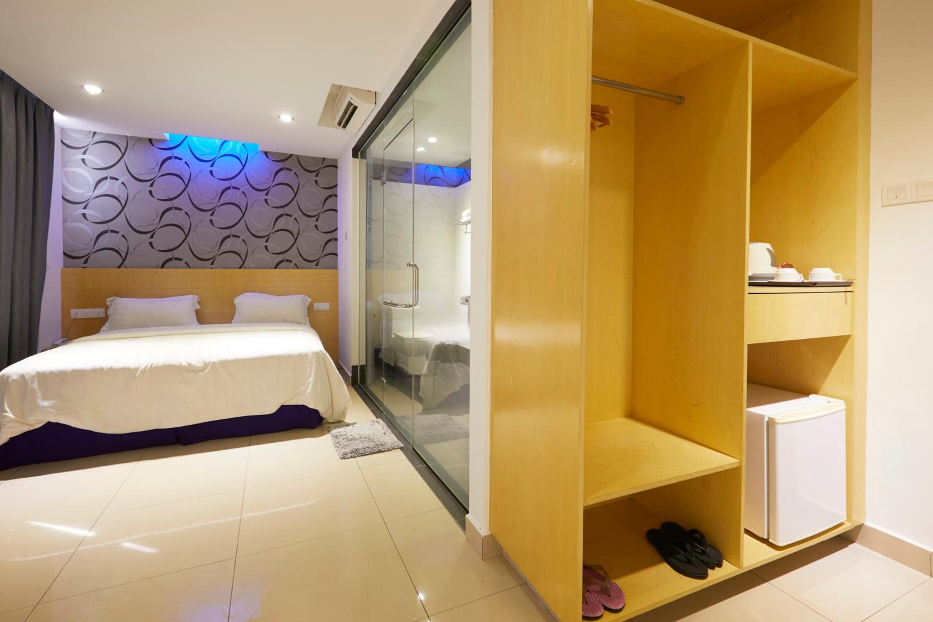 Deluxe Room - Photo 2