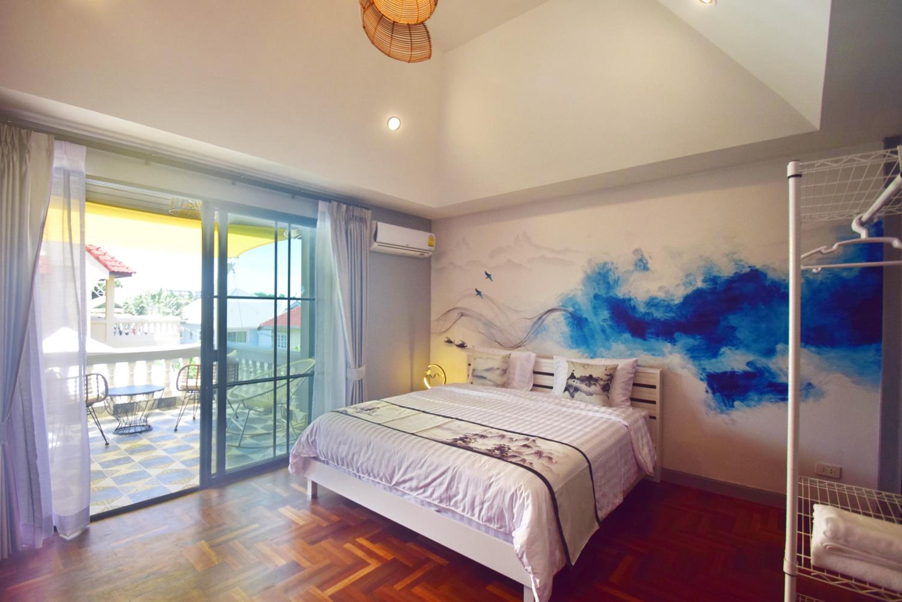 Three-Bedroom Townhouse - Photo 15