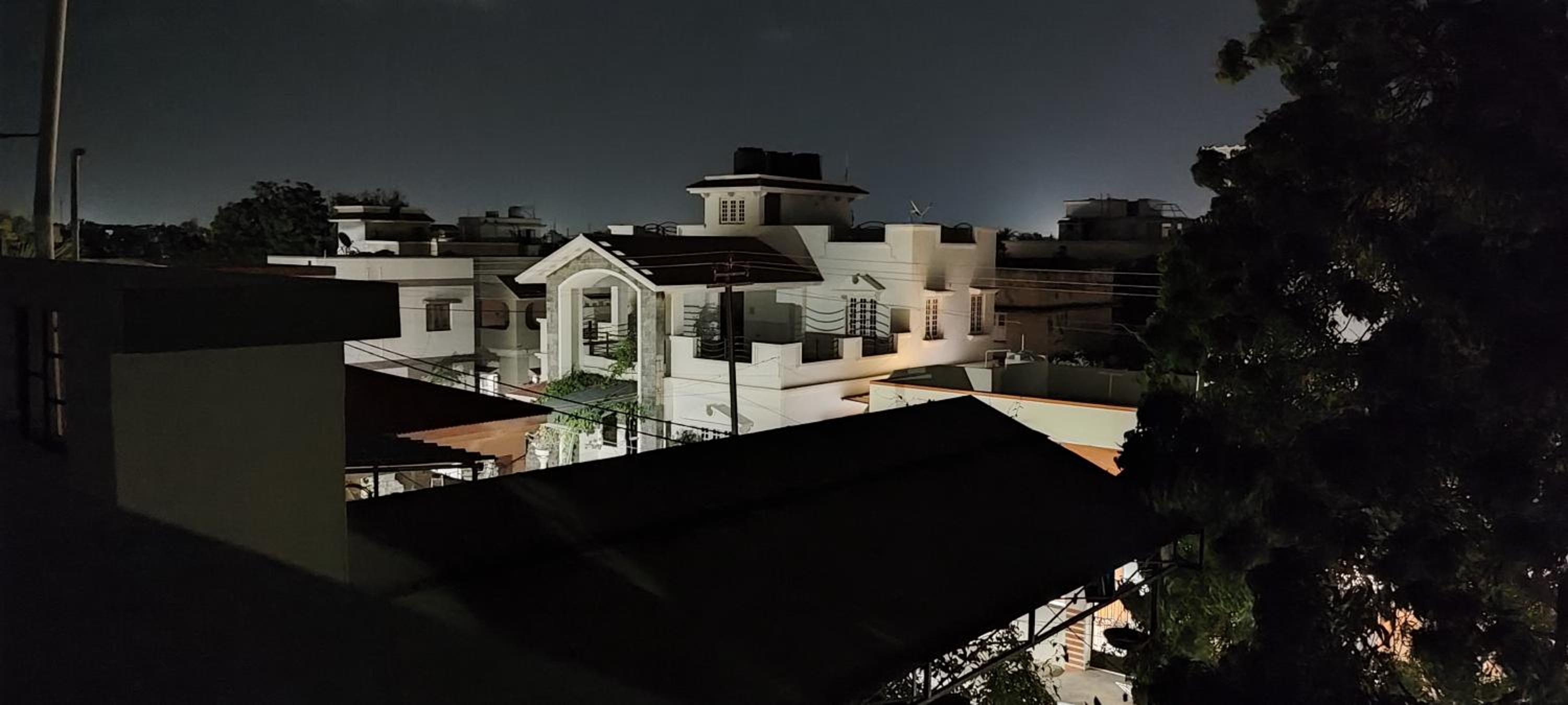Deluxe Double Room with Balcony photo 2