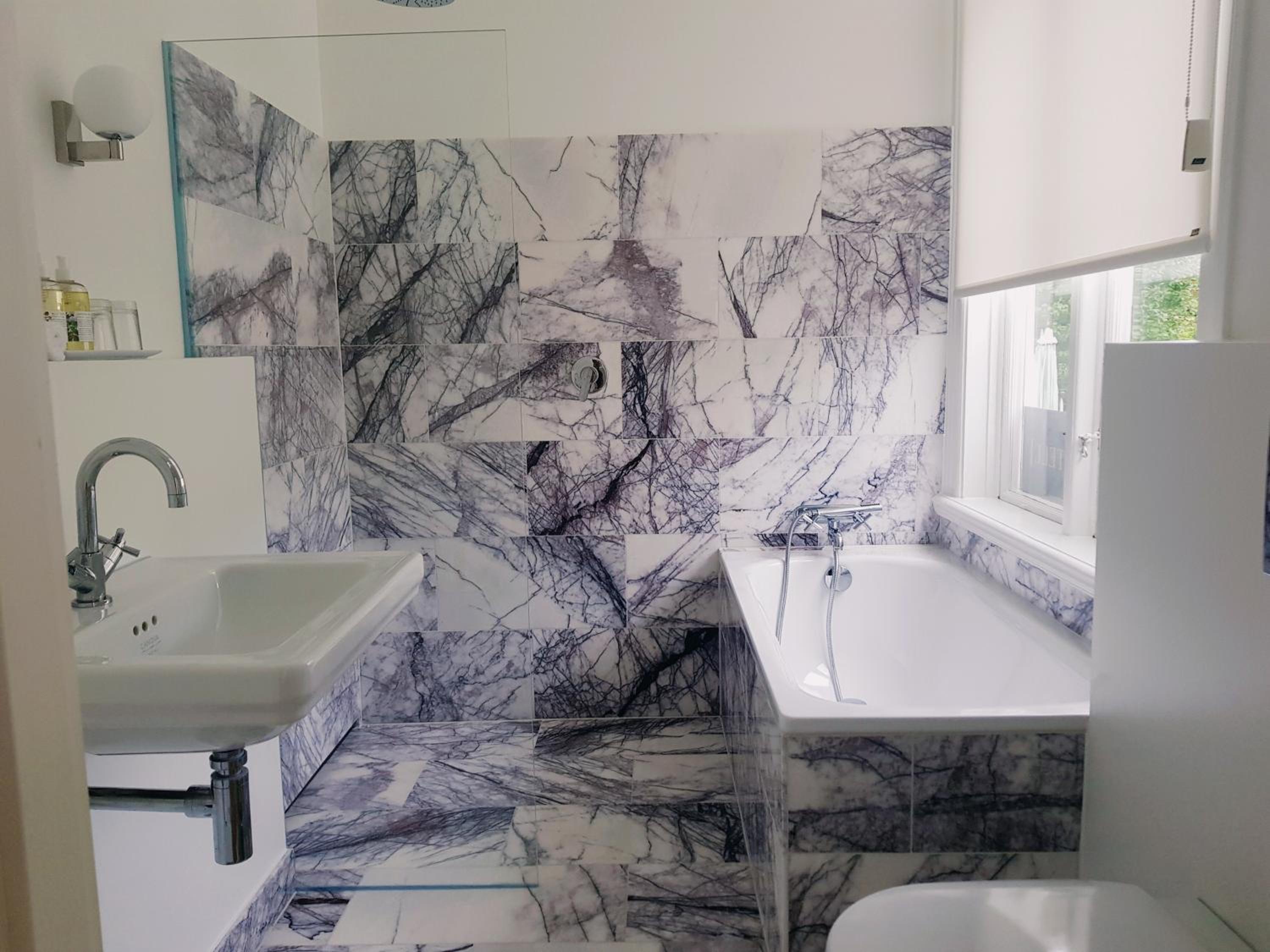 Twin Room with Bath photo 2