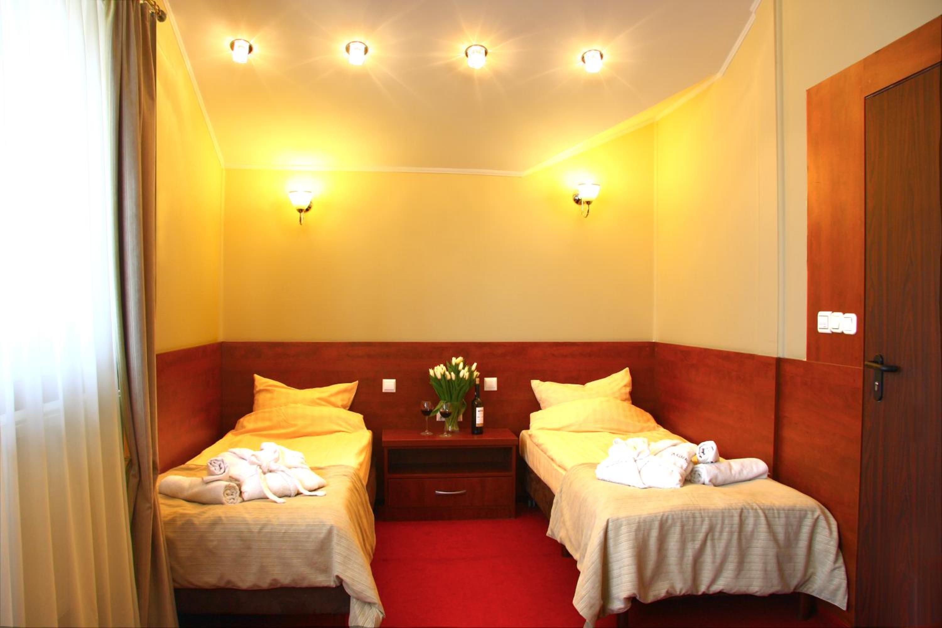 Double or Twin Room photo 3