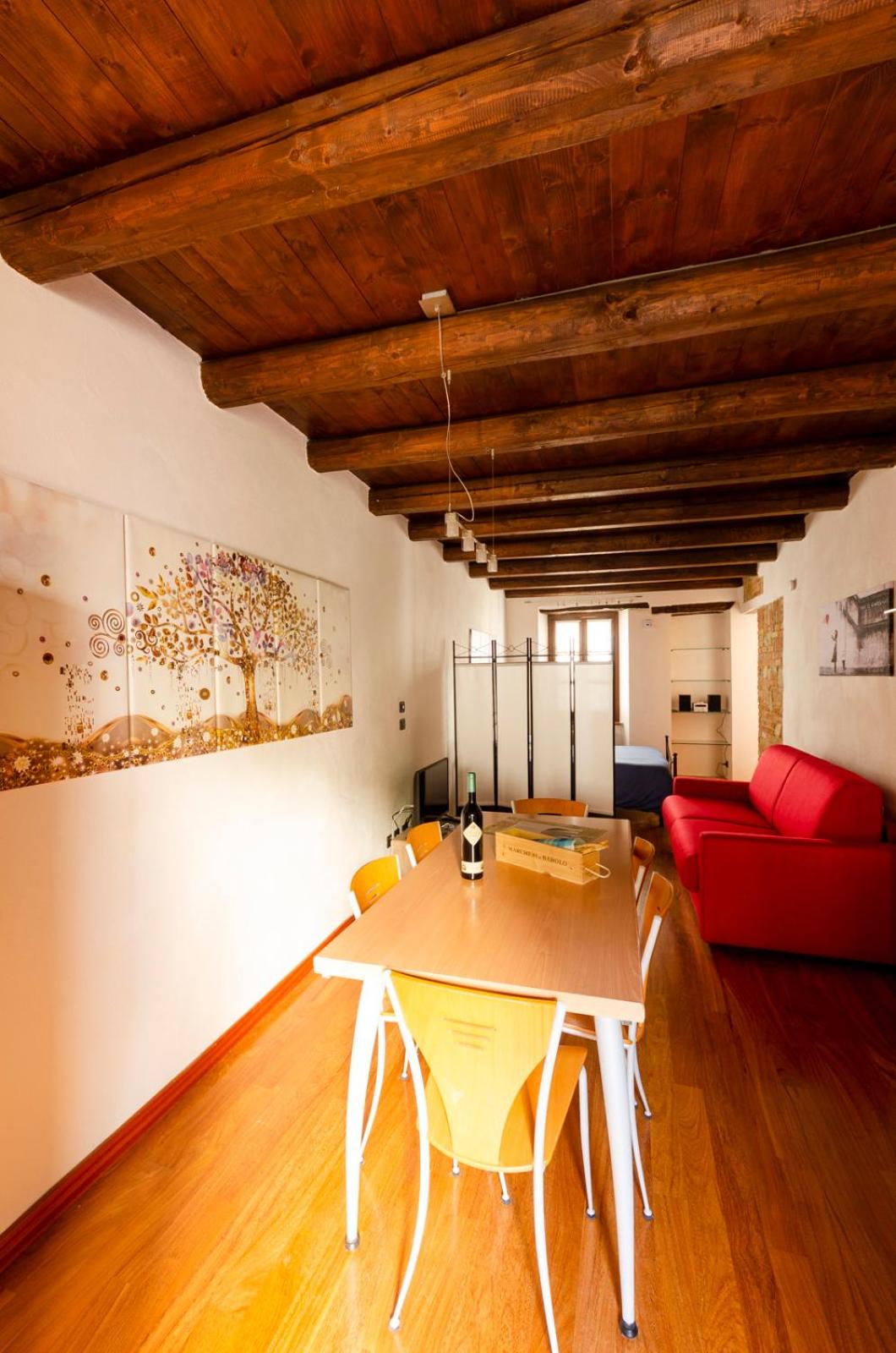 One-Bedroom Apartment - Photo 8