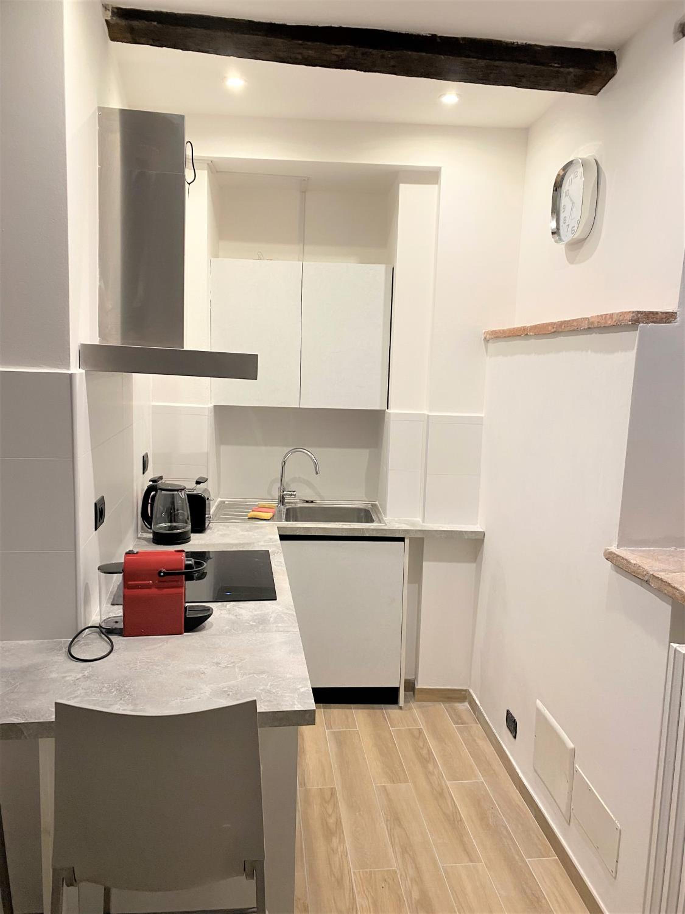 Studio Apartment - Photo 26