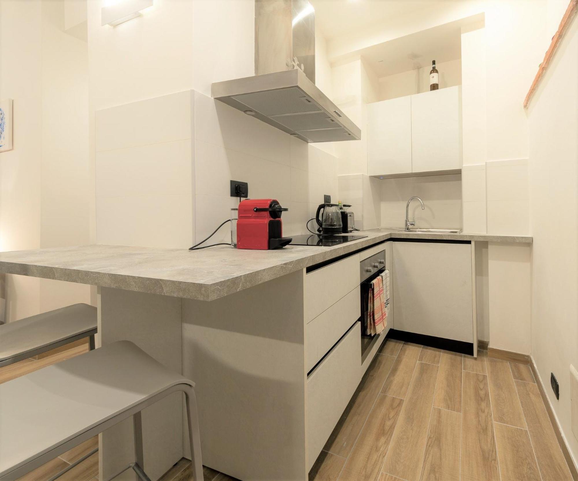 Studio Apartment - Photo 27