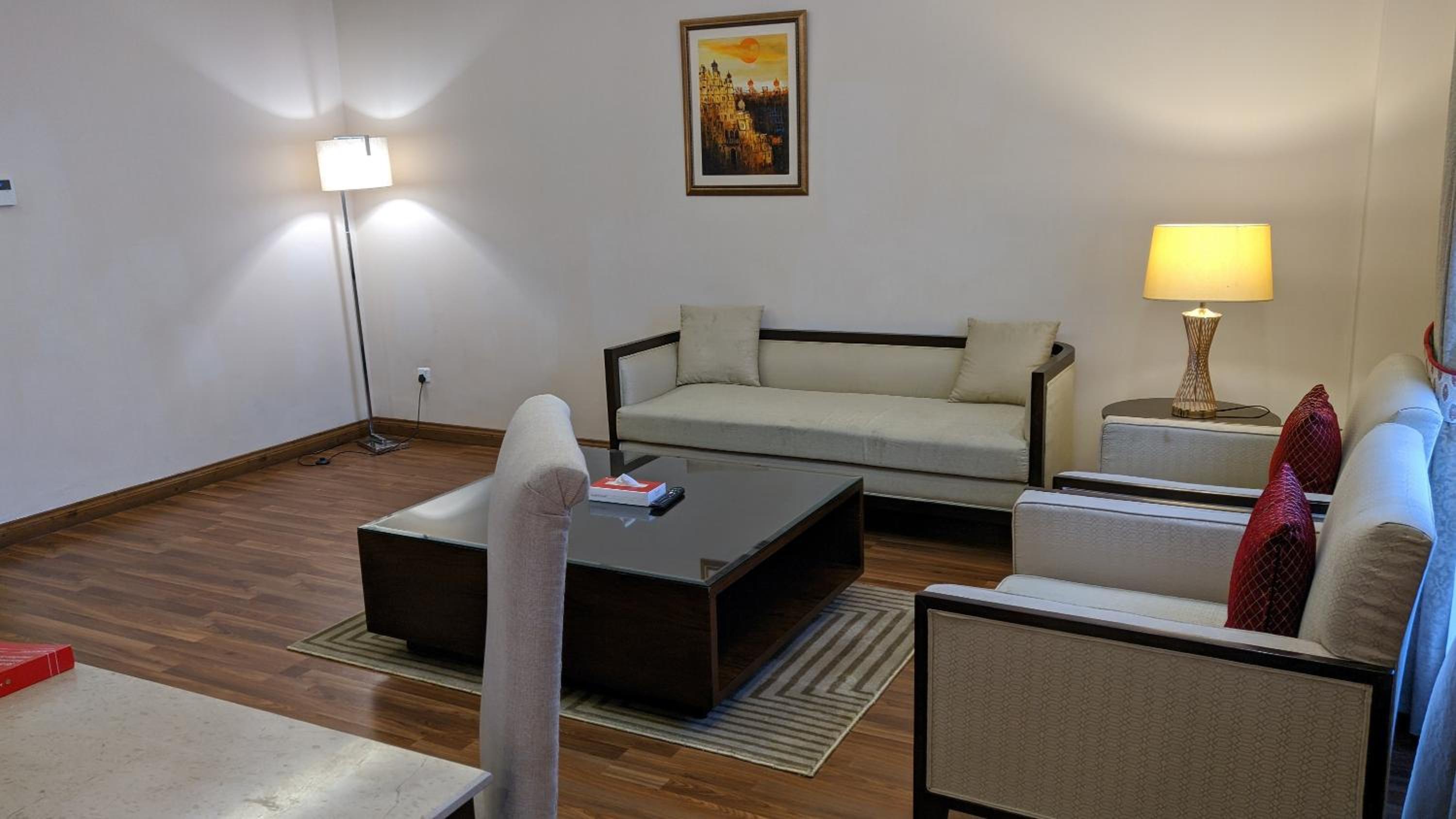 Junior King Suite - Non-Smoking - Photo 7