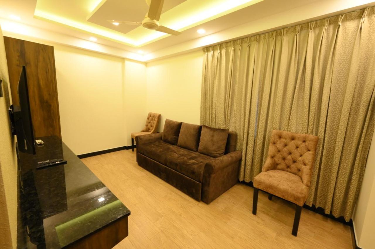 Deluxe Room - Photo 5