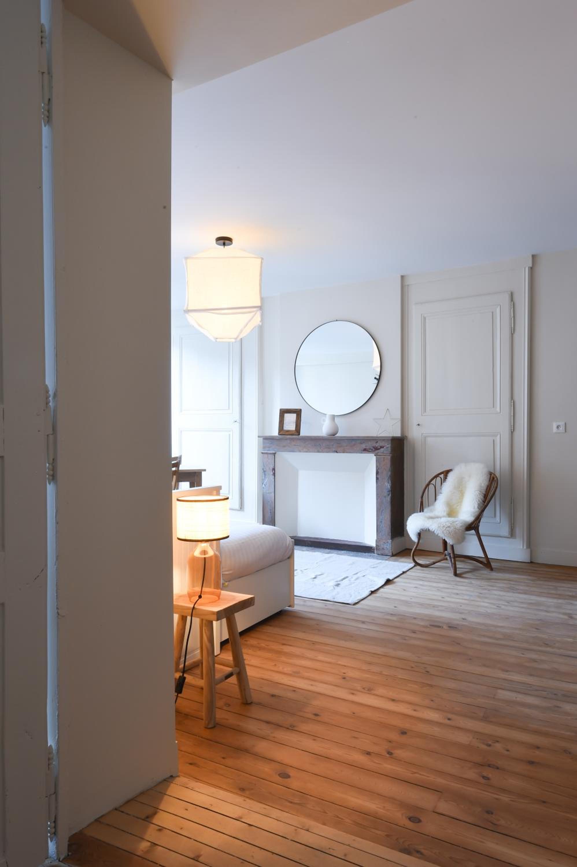 One-Bedroom Apartment - Photo 1
