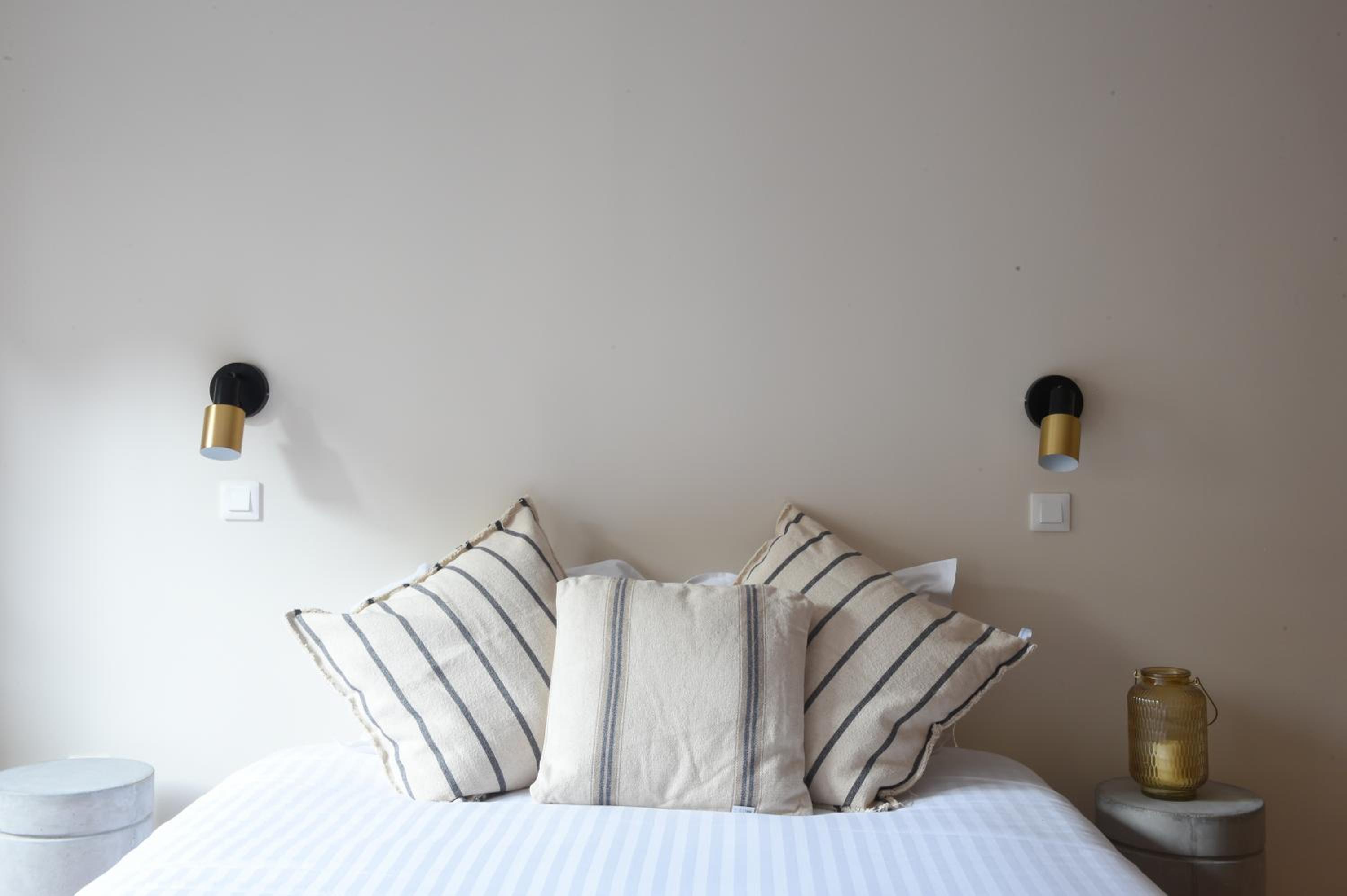 One-Bedroom Apartment - Photo 3