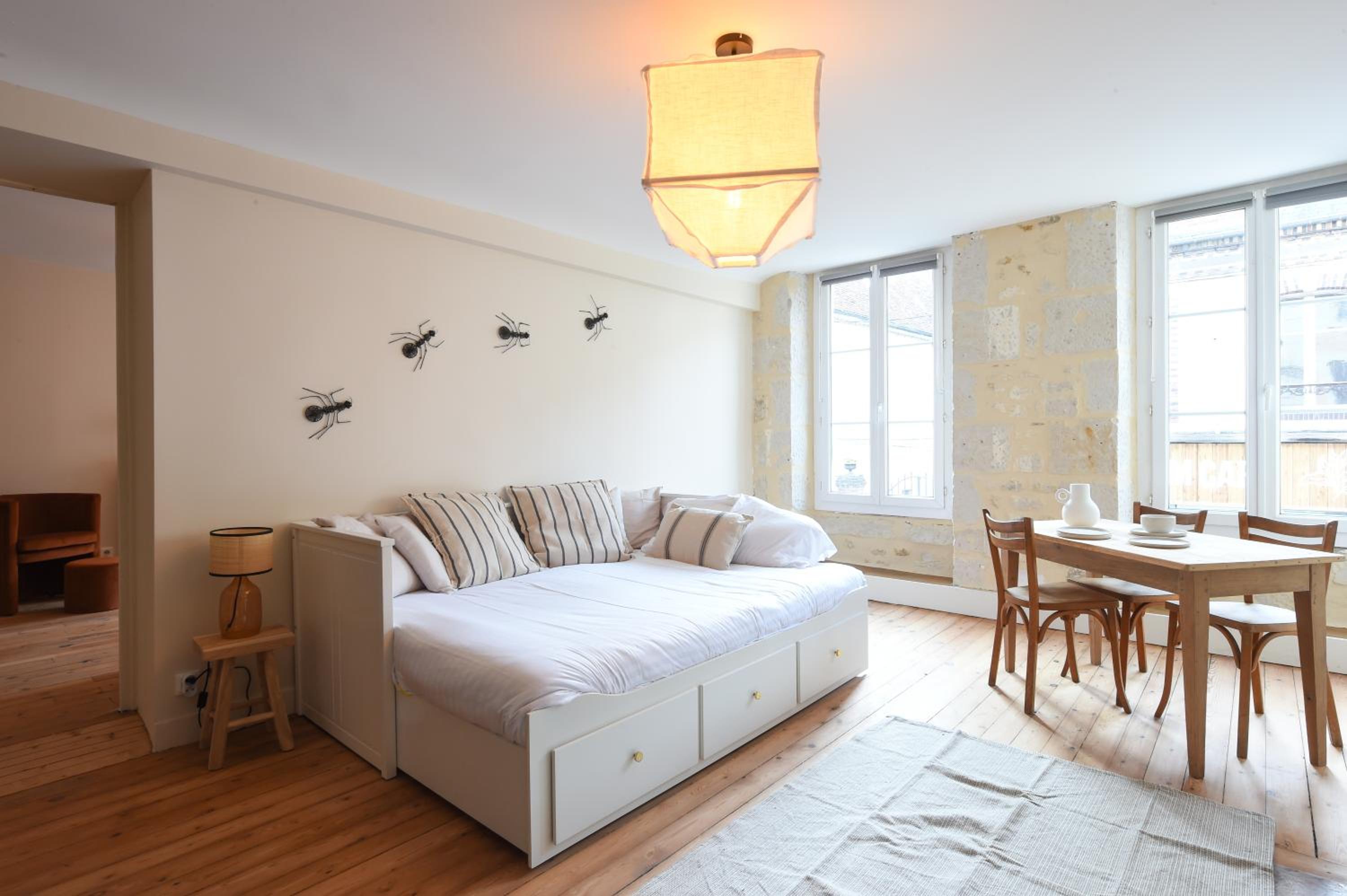One-Bedroom Apartment - Photo 5