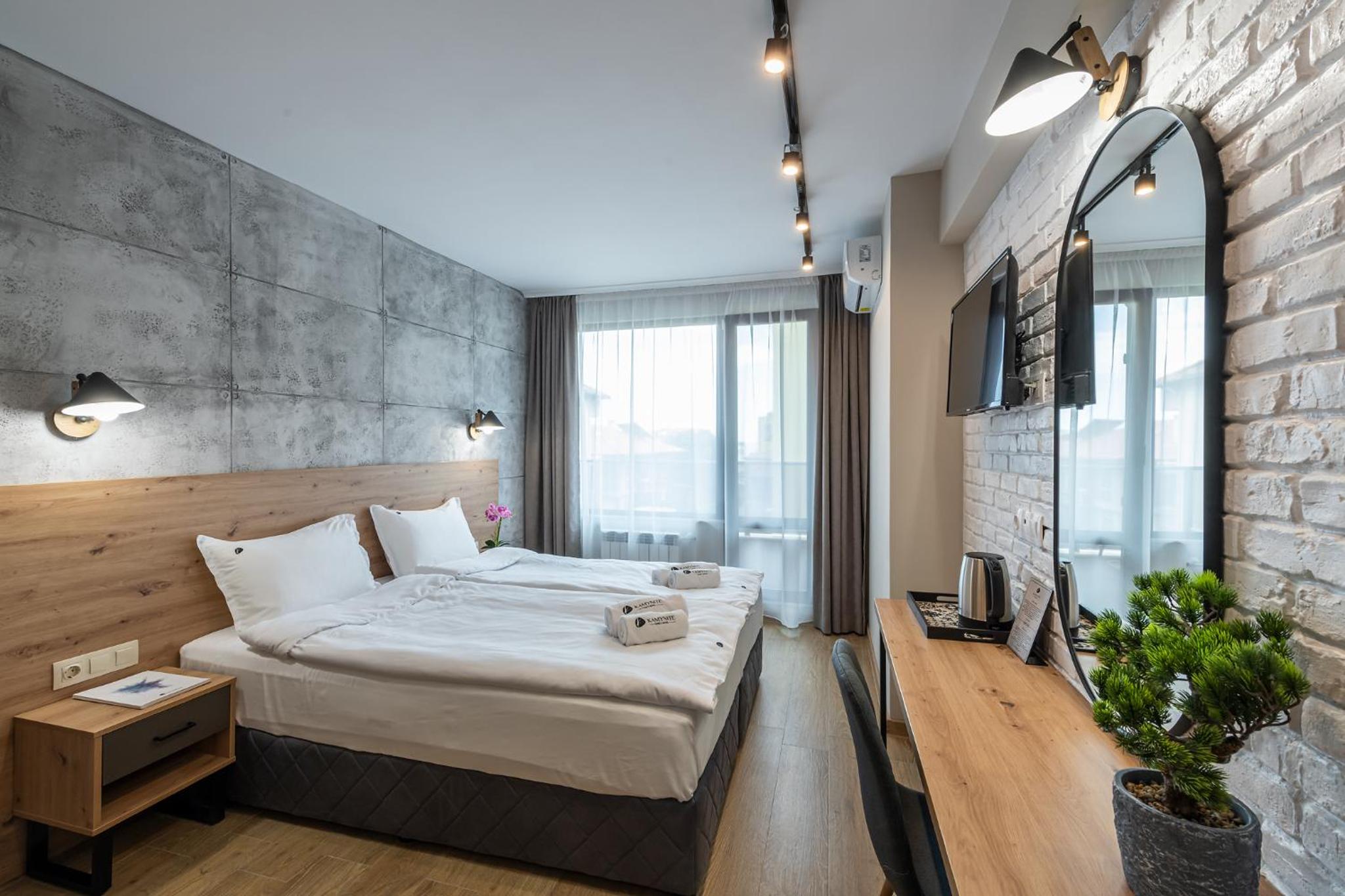 Double or Twin Room with Balcony - Photo 2