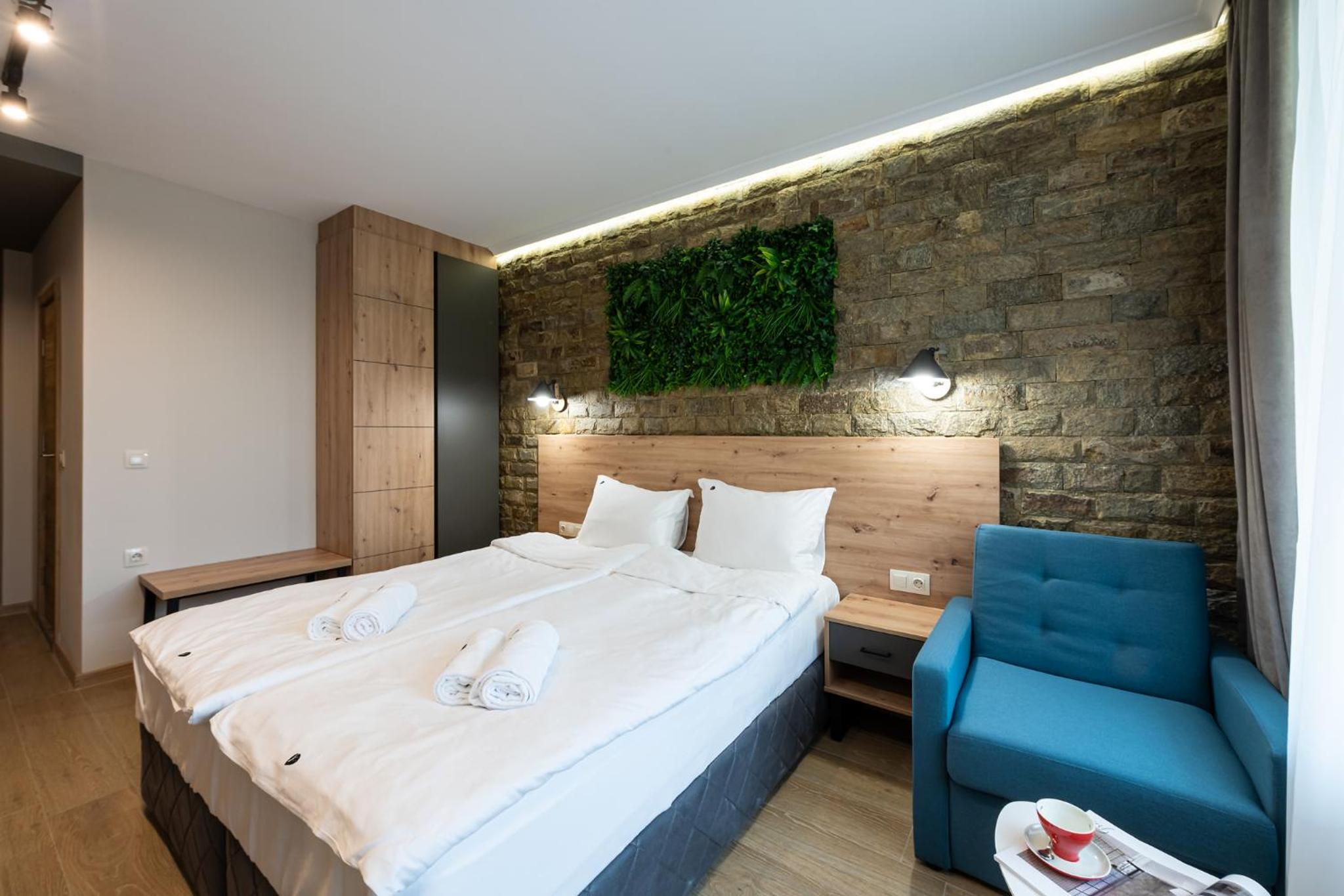 Double or Twin Room with Balcony (2+1) - Photo 5