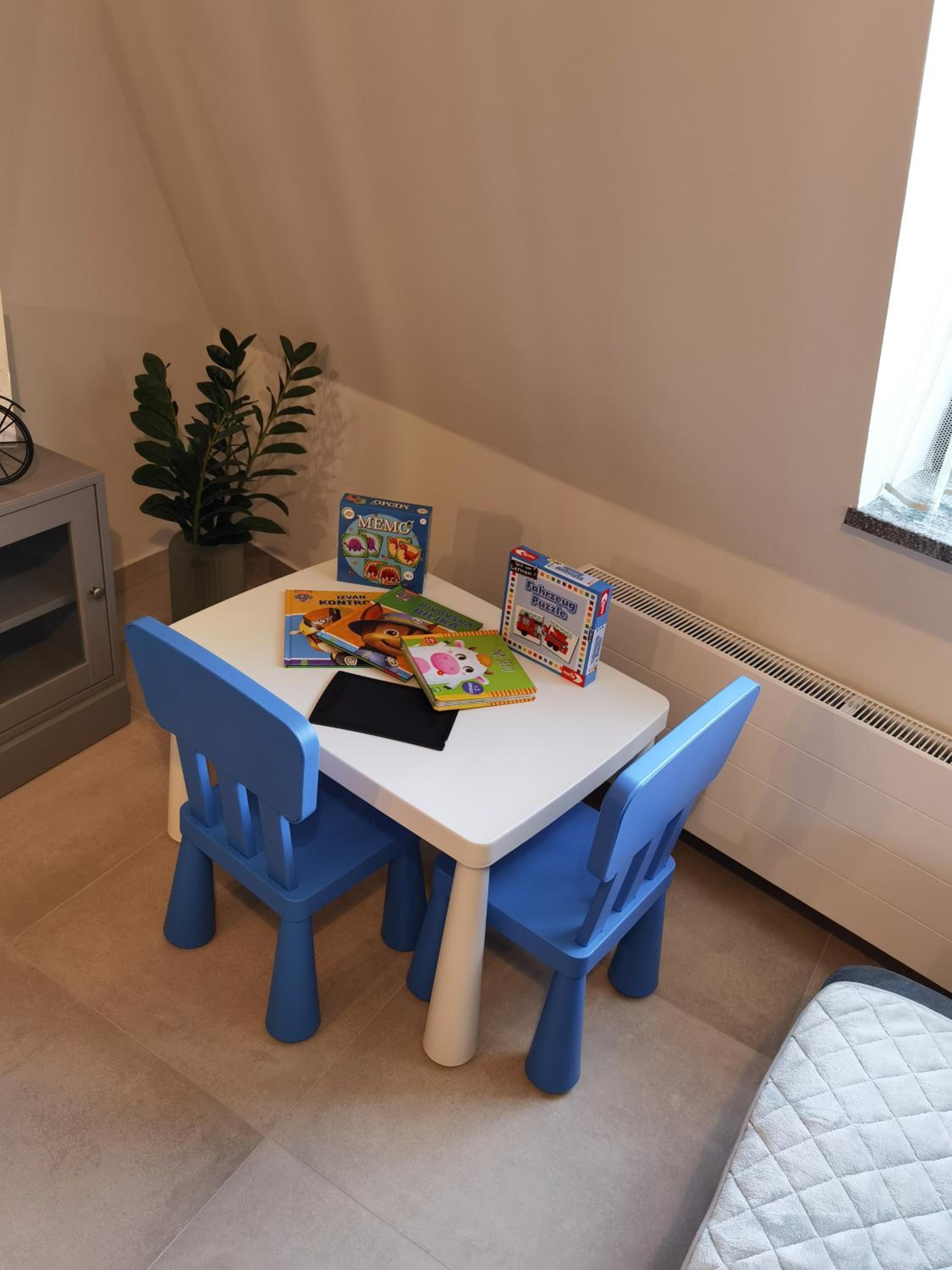  Deluxe One-Bedroom Apartment  - Photo 14