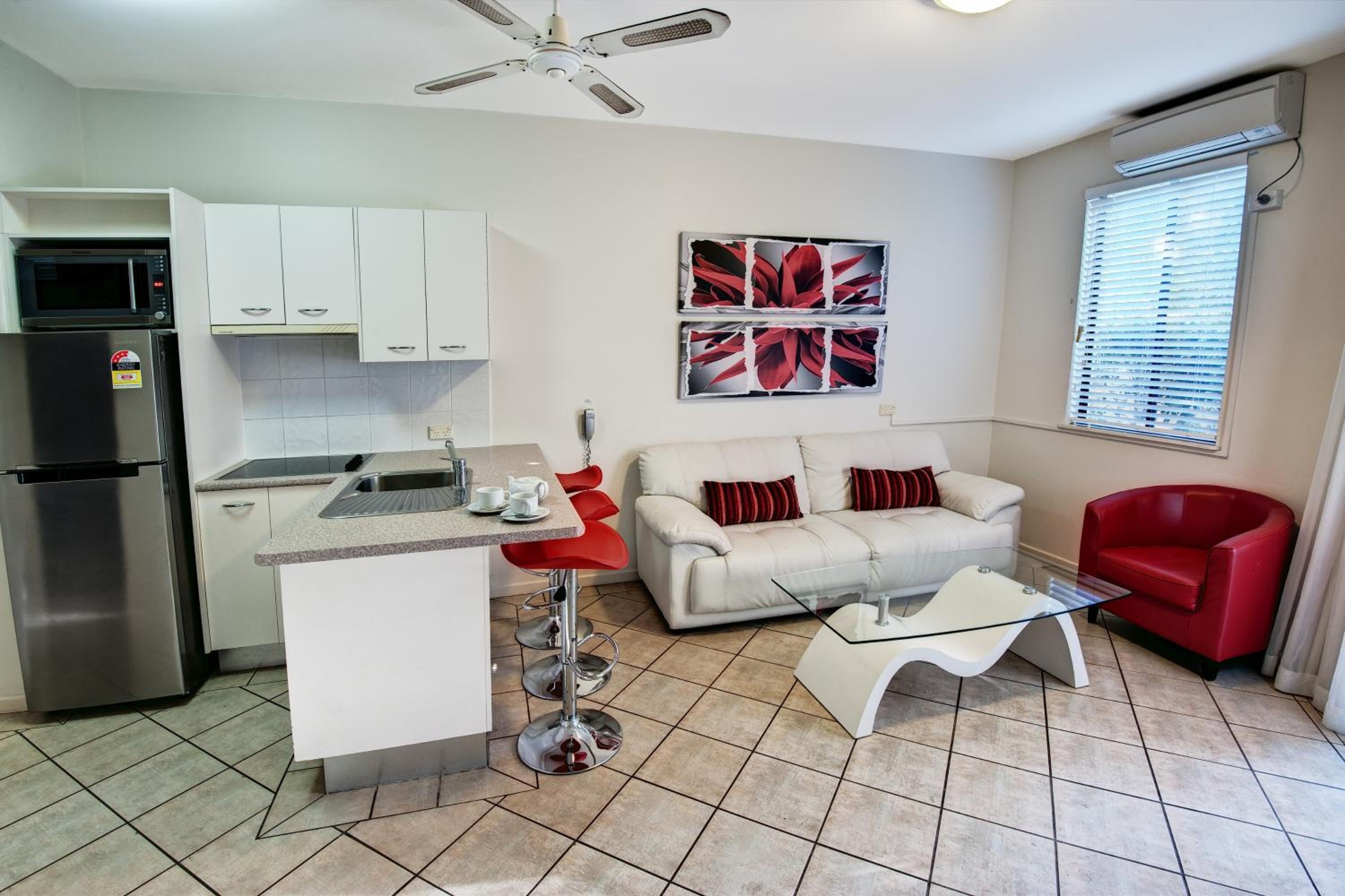 Two-Bedroom Apartment - Ground Floor photo 3