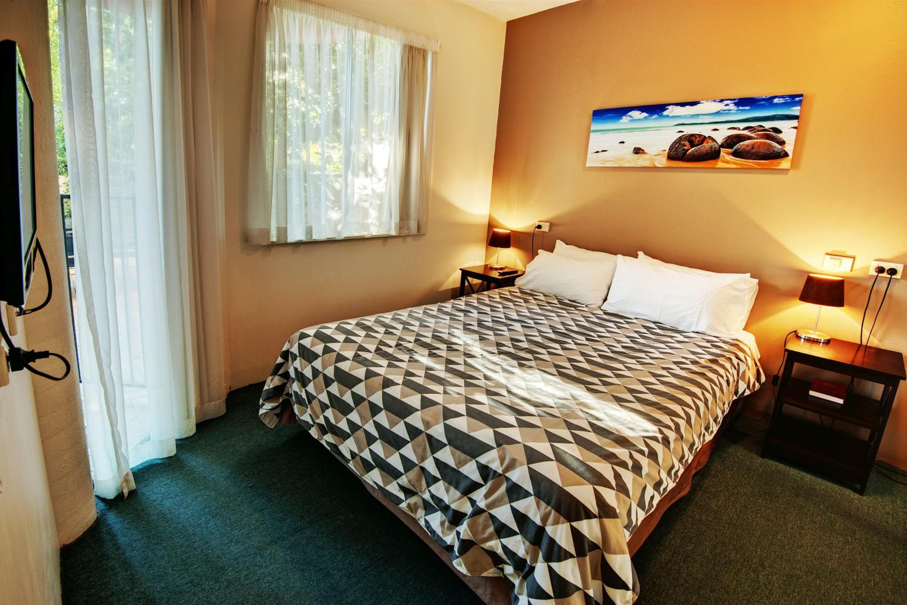 Two-Bedroom Apartment - Ground Floor photo 2