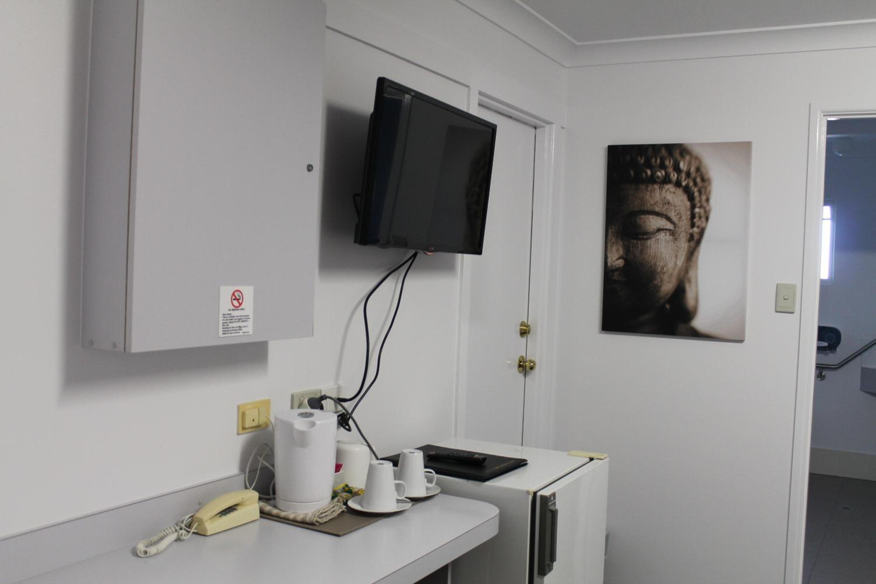Queen Room - Disability Access photo 3