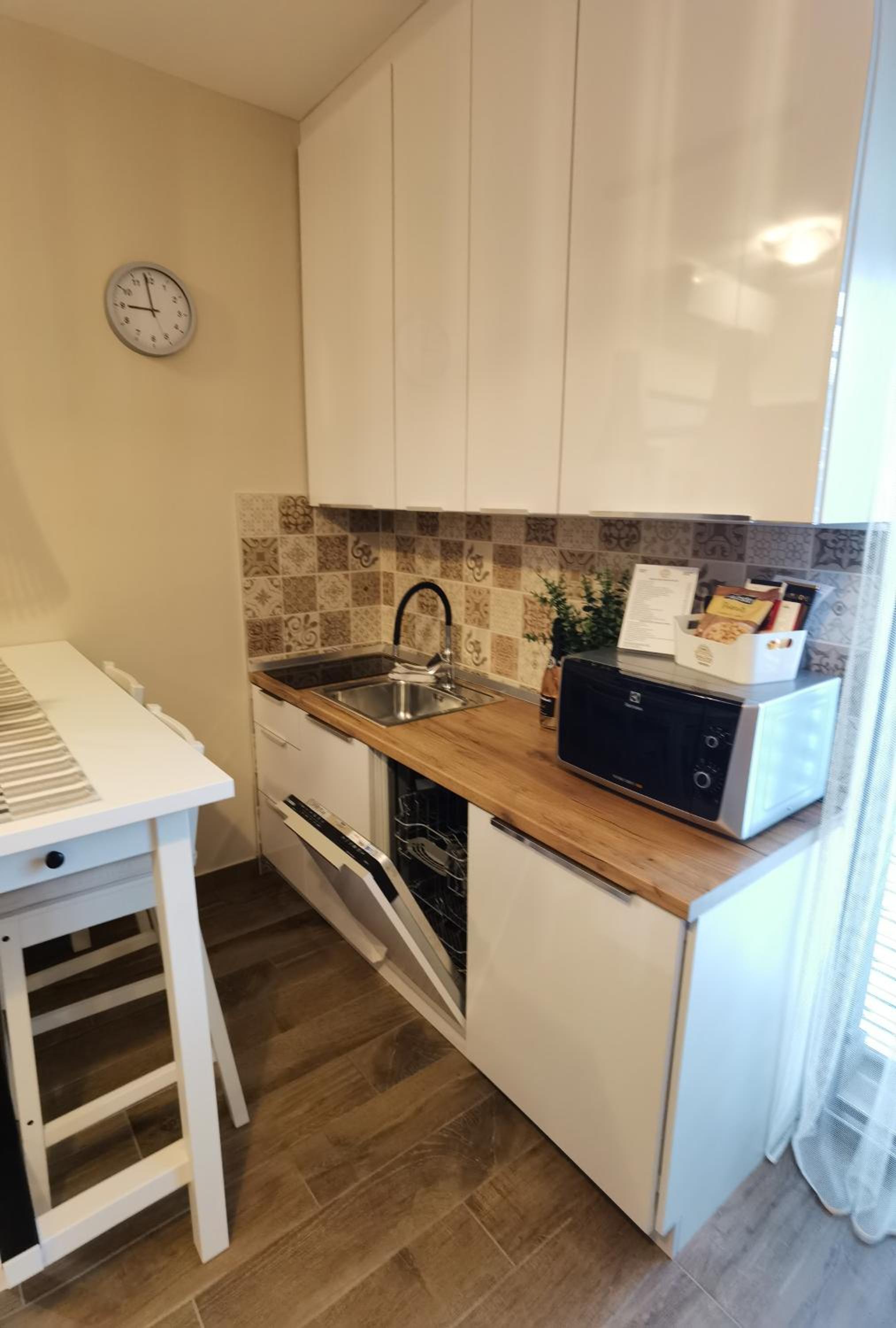  Deluxe Two-Bedroom Apartment with Terrace - Photo 11