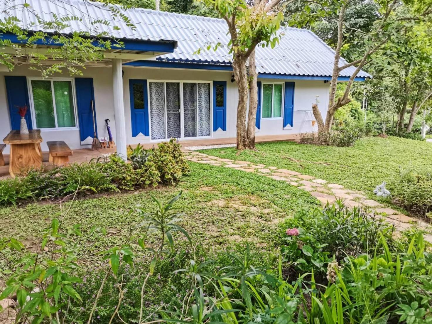Two-Bedroom House - Photo 11