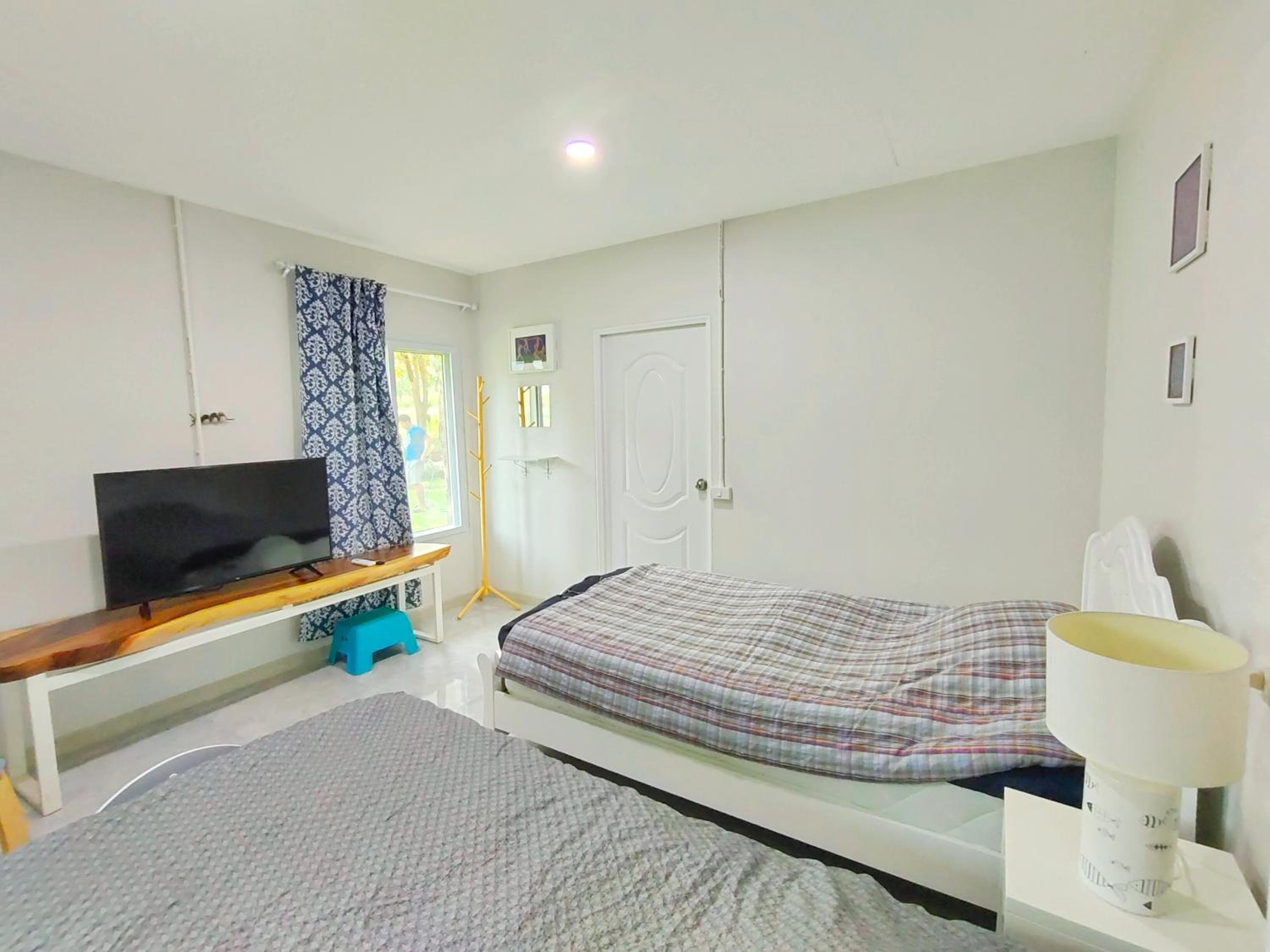 Two-Bedroom House - Photo 9