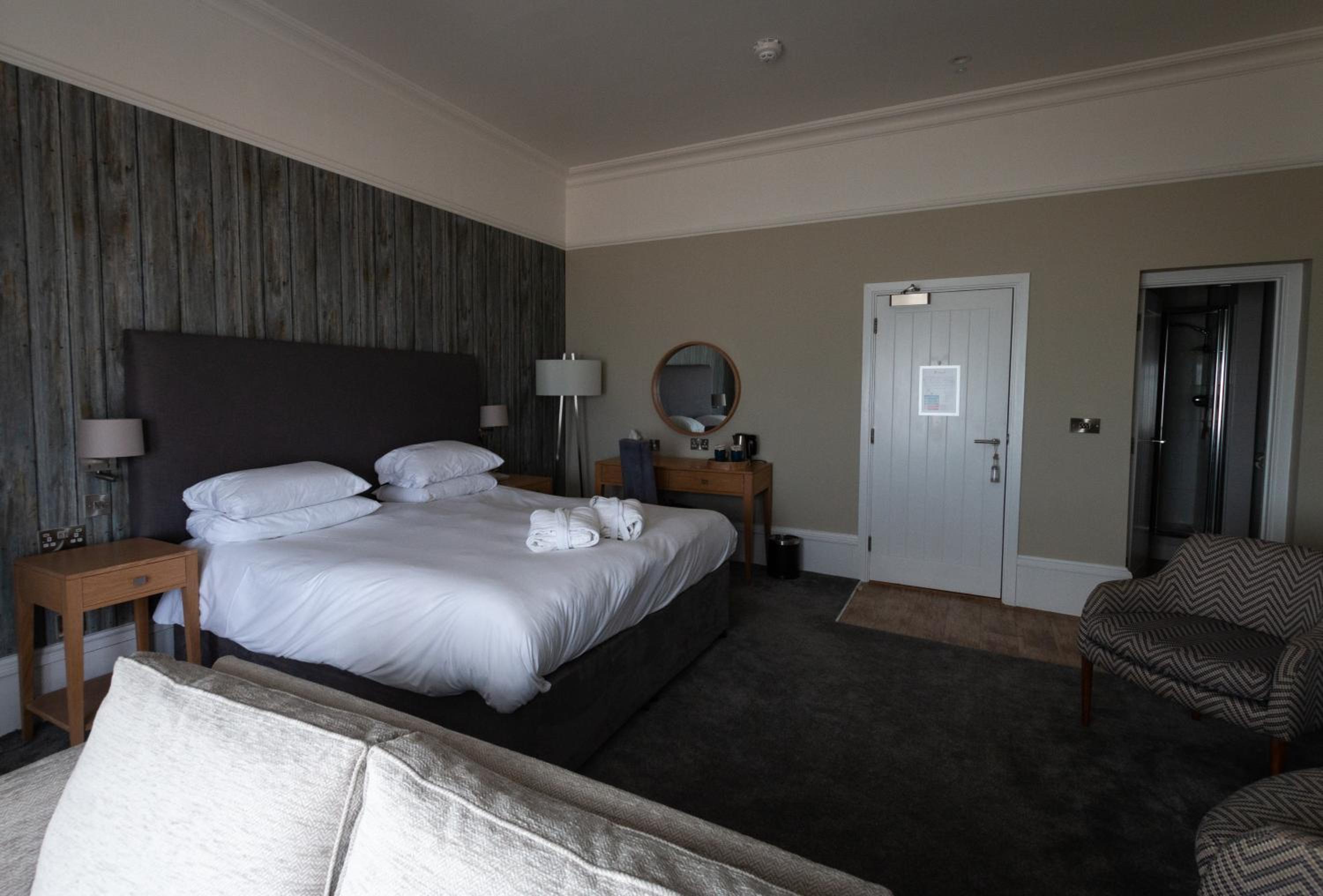 Deluxe Double or Twin Room with Sea View photo 2