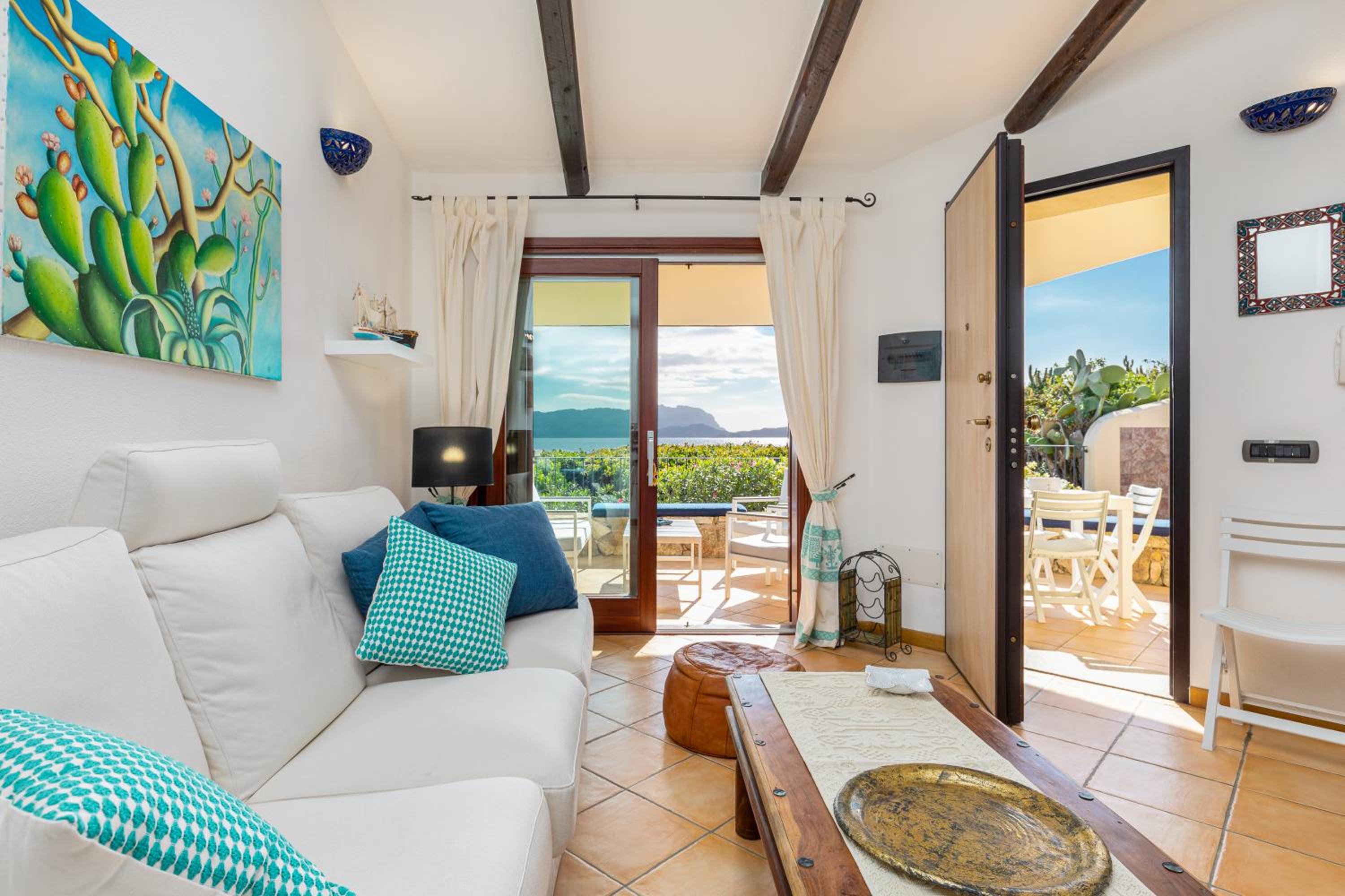 Two-Bedroom Deluxe Apartment with Ocean View