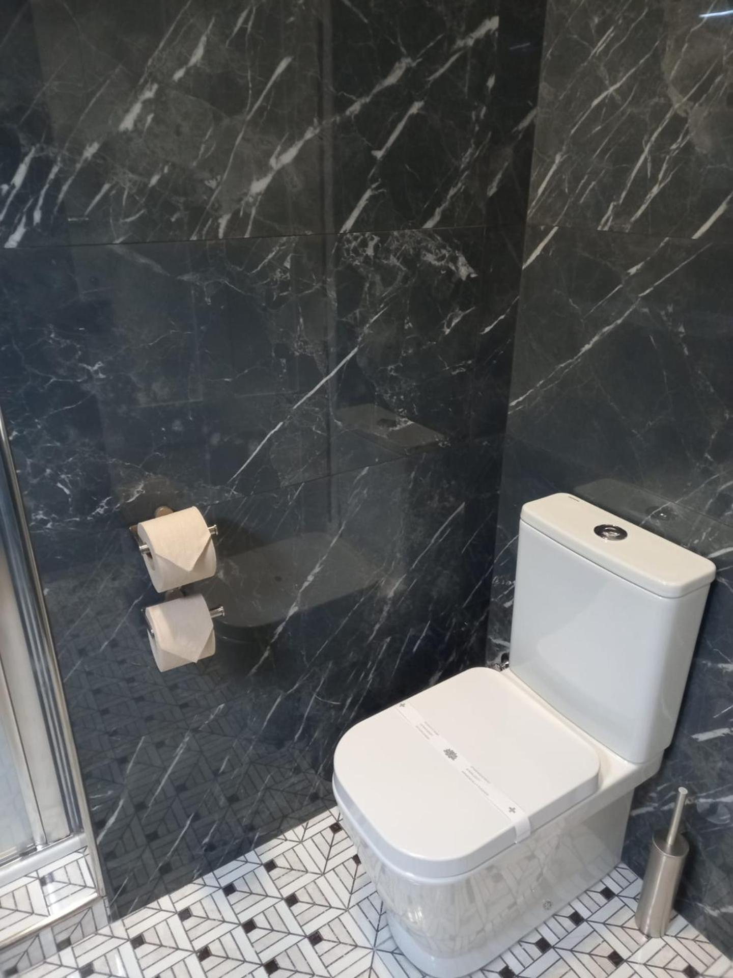 Double Room with Private Bathroom - Photo 6