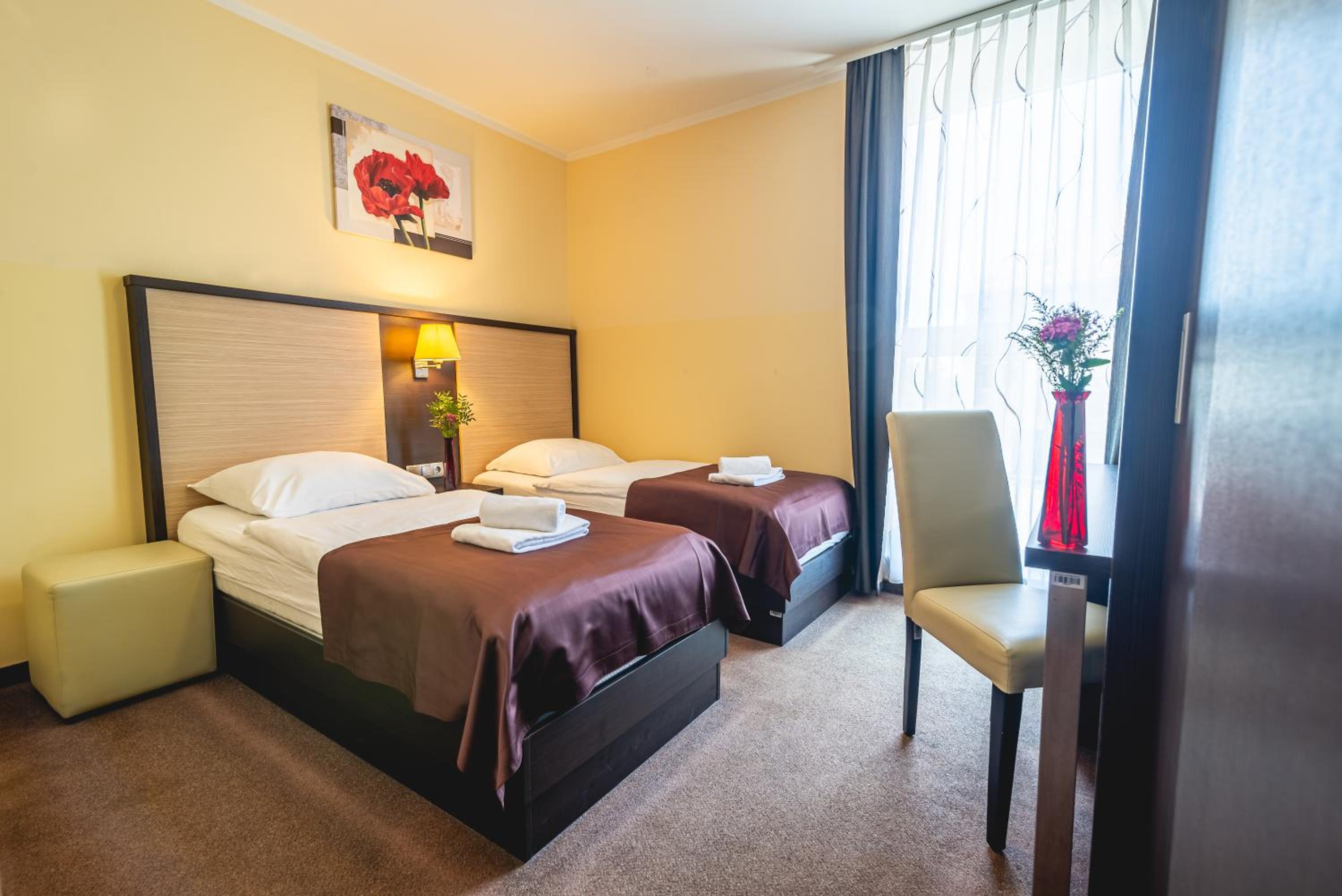 Twin Room - Photo 1