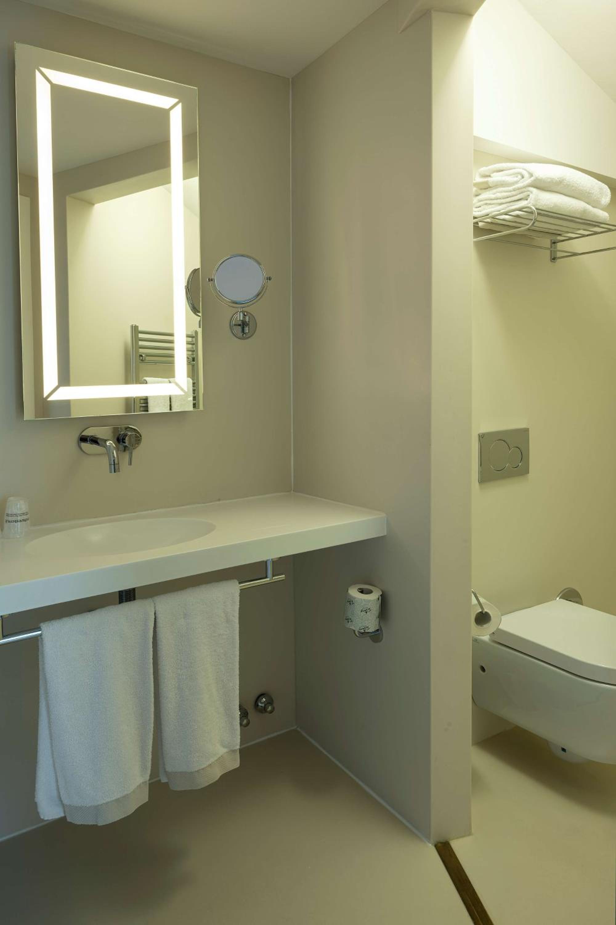 Executive Queen Room