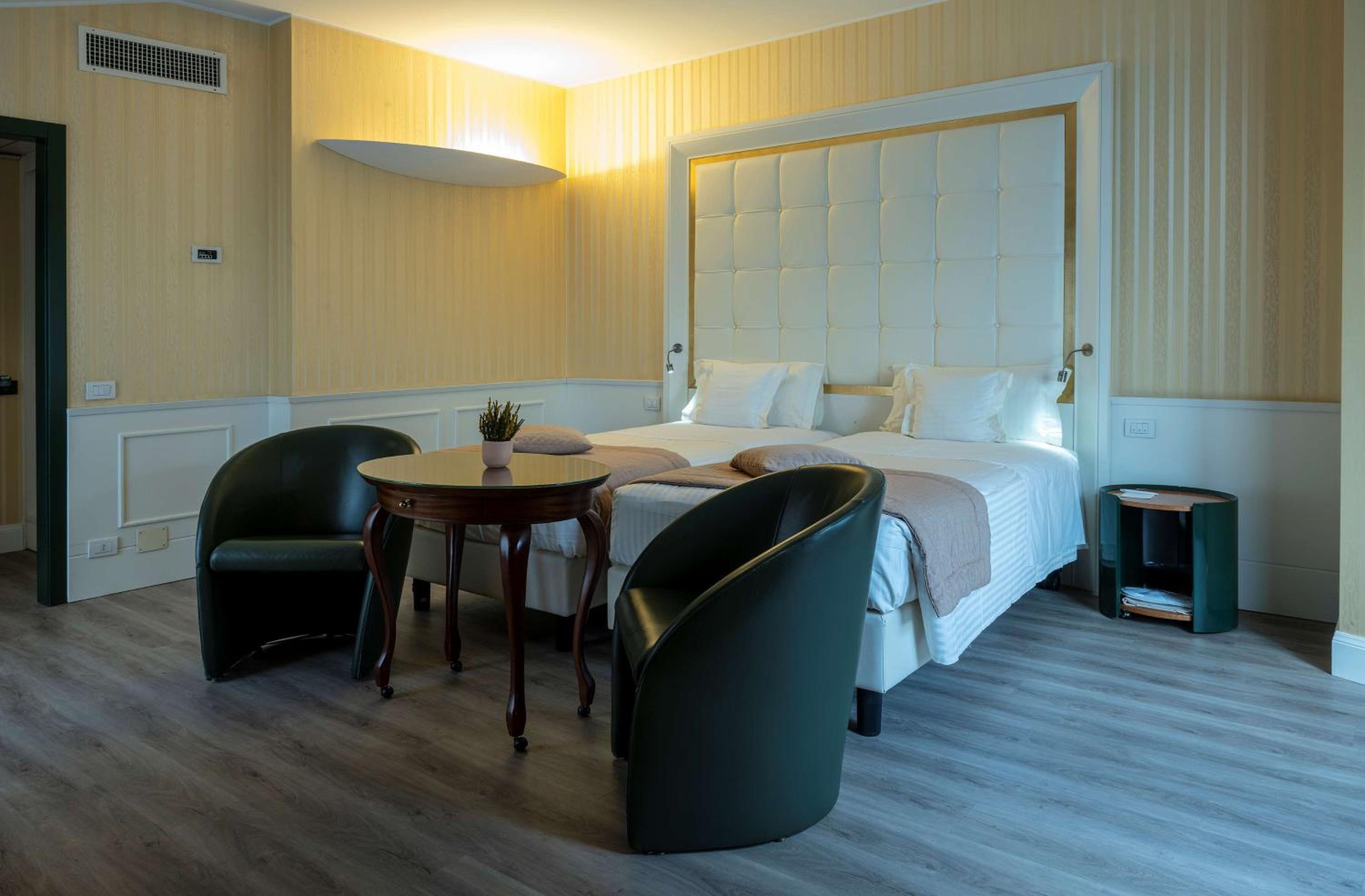 Executive Queen Room