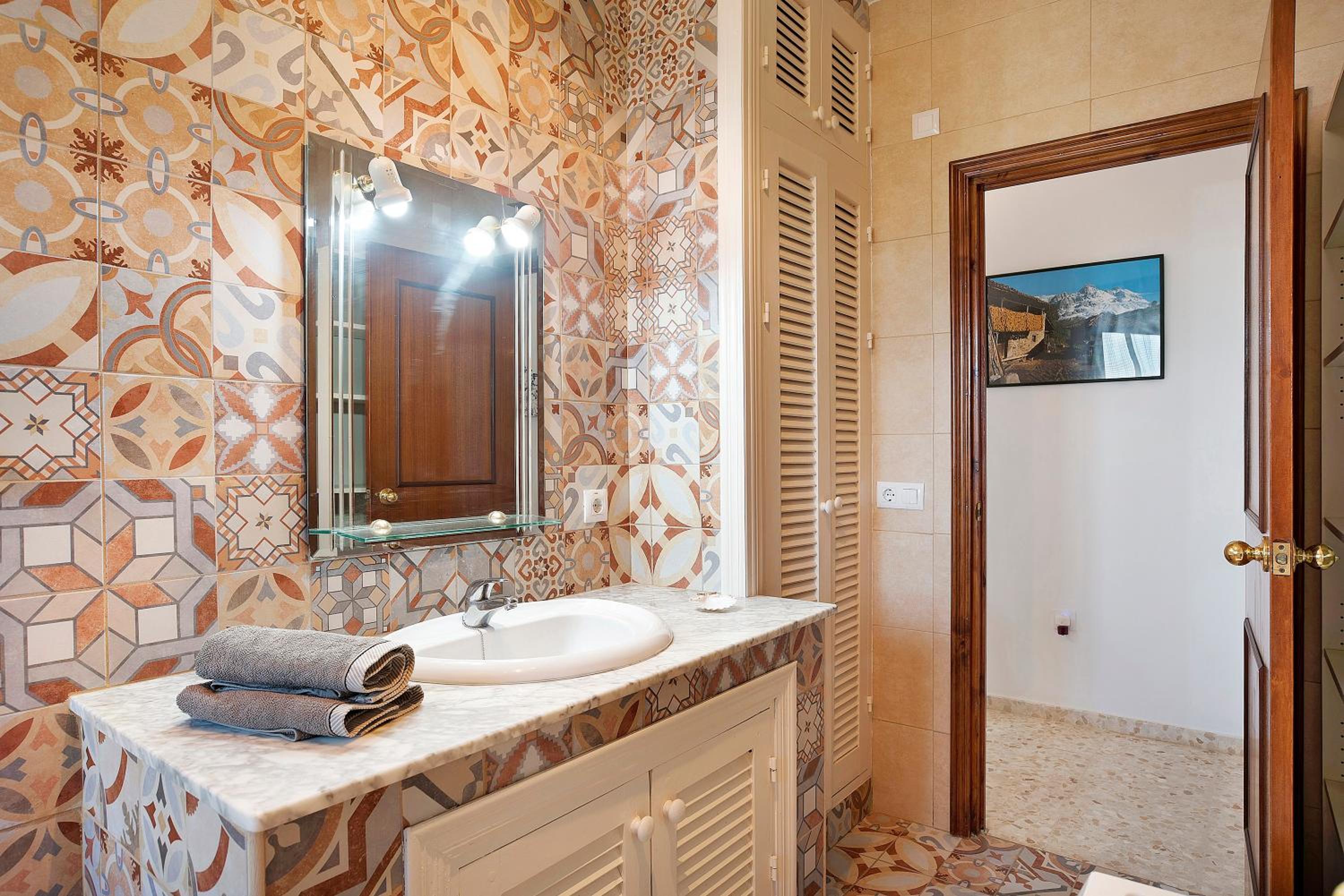 One-Bedroom House - Photo 10