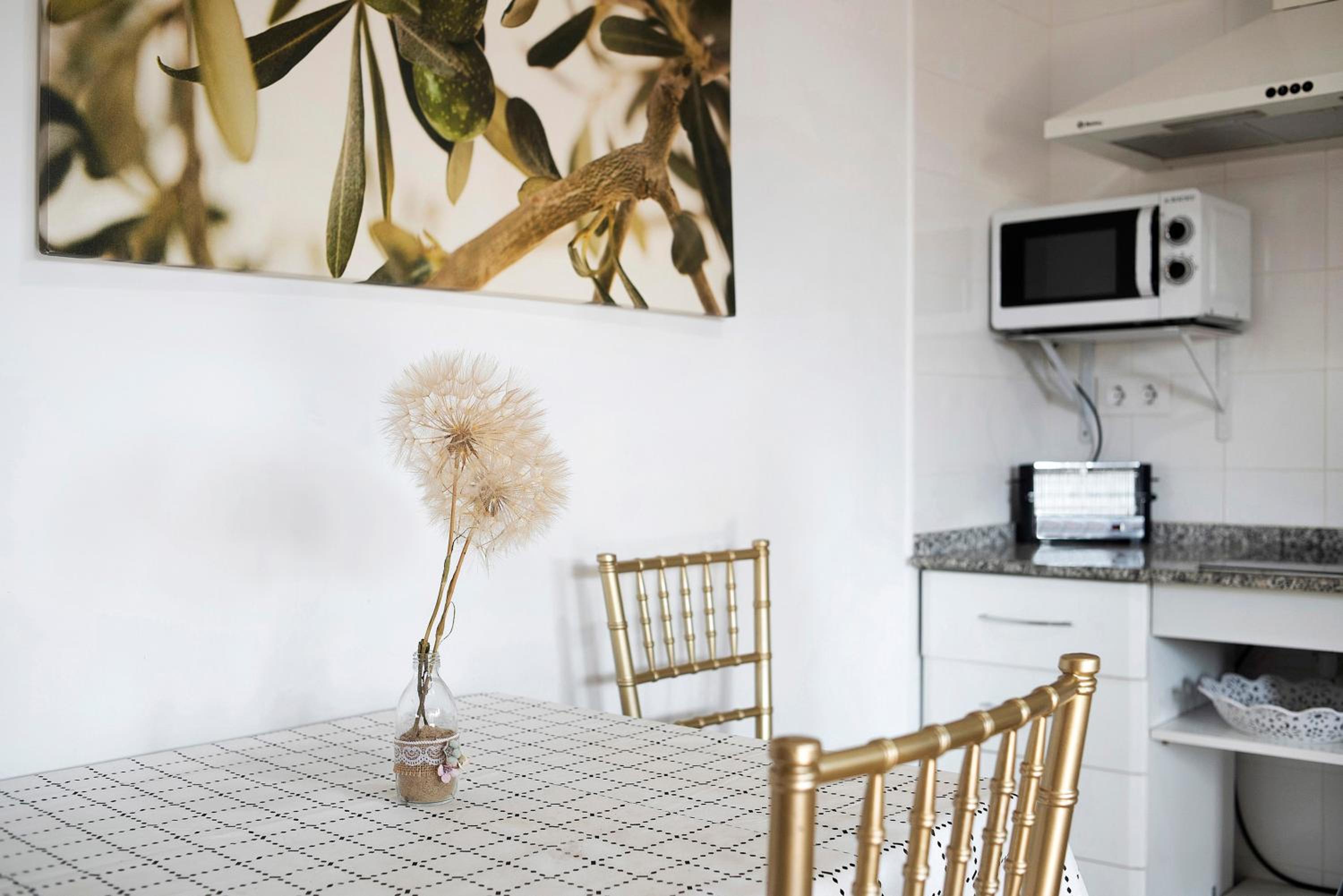 One-Bedroom House - Photo 13