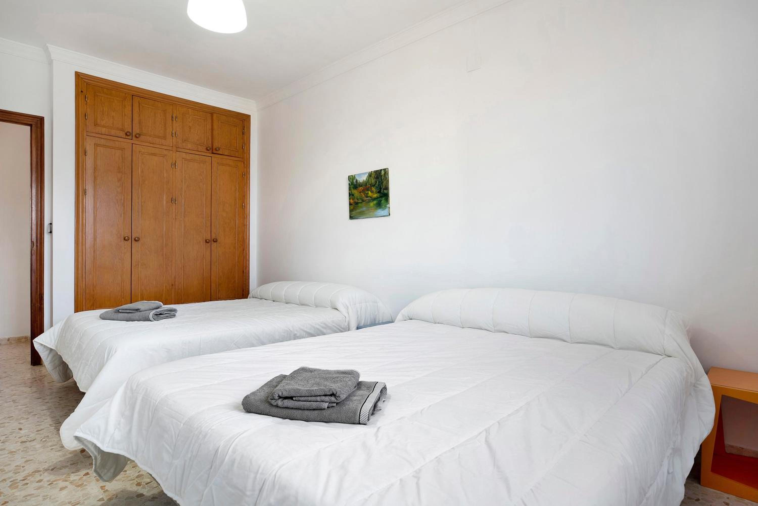 One-Bedroom House - Photo 18