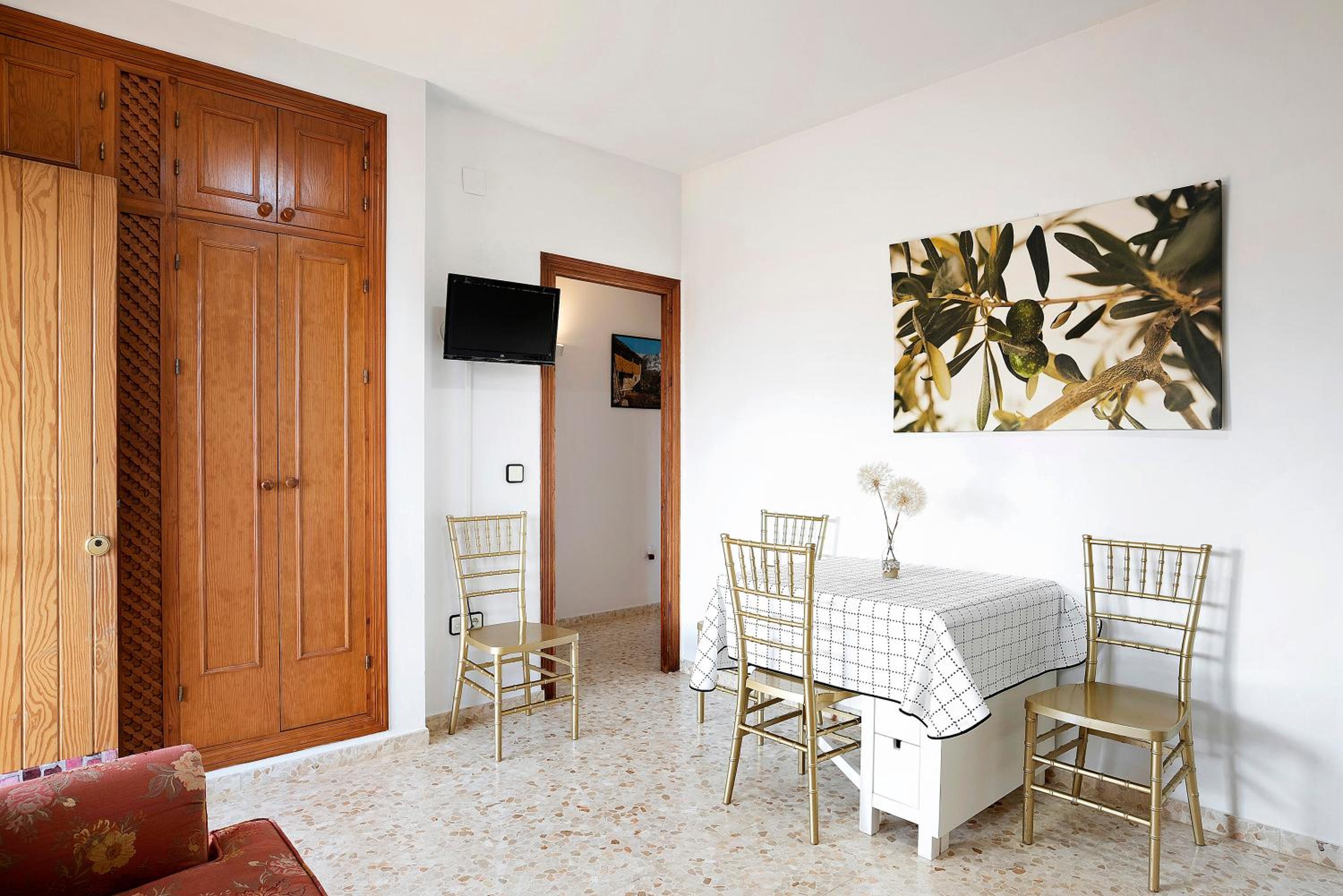 One-Bedroom House - Photo 16
