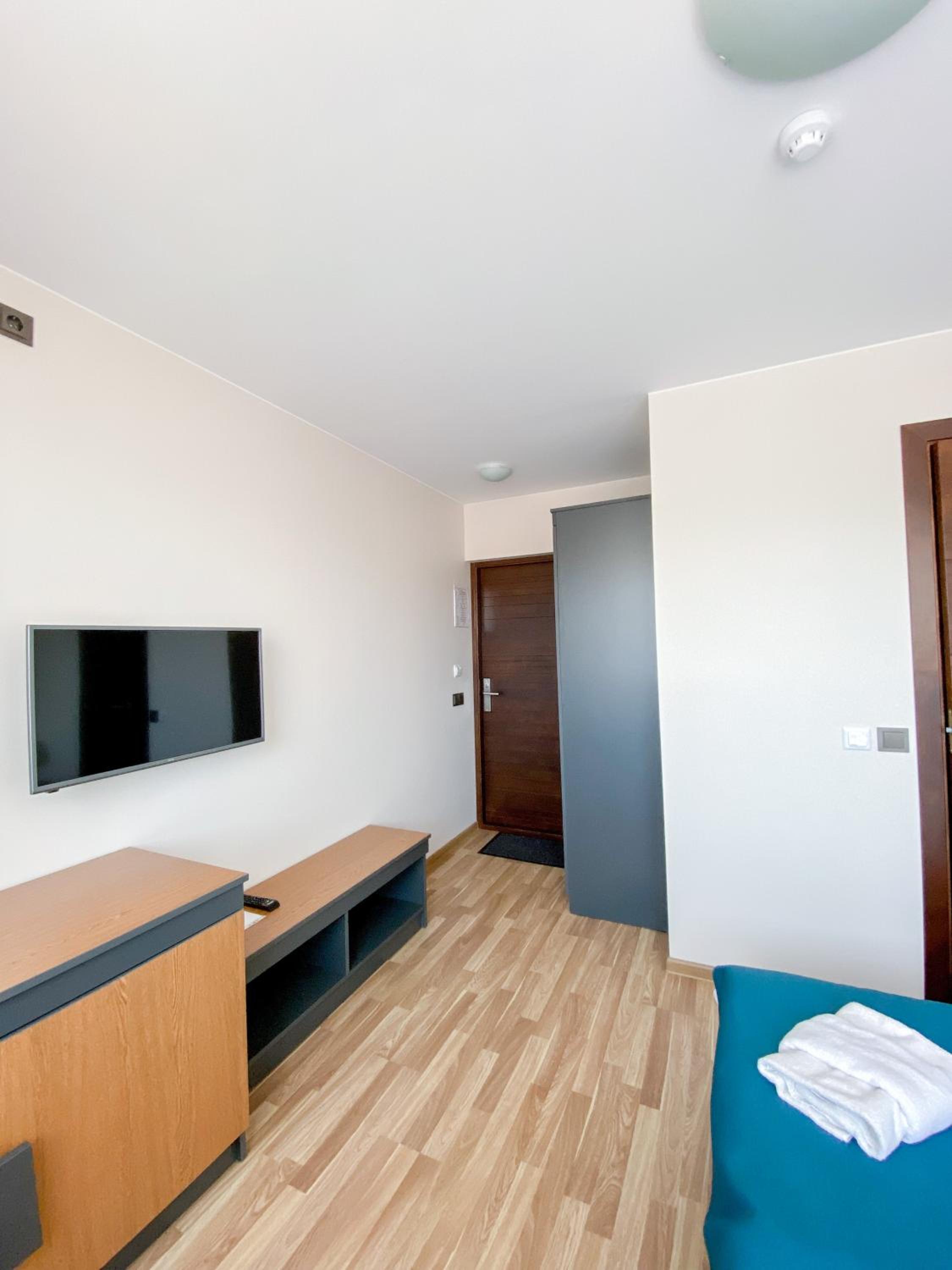 Twin Room - Photo 7