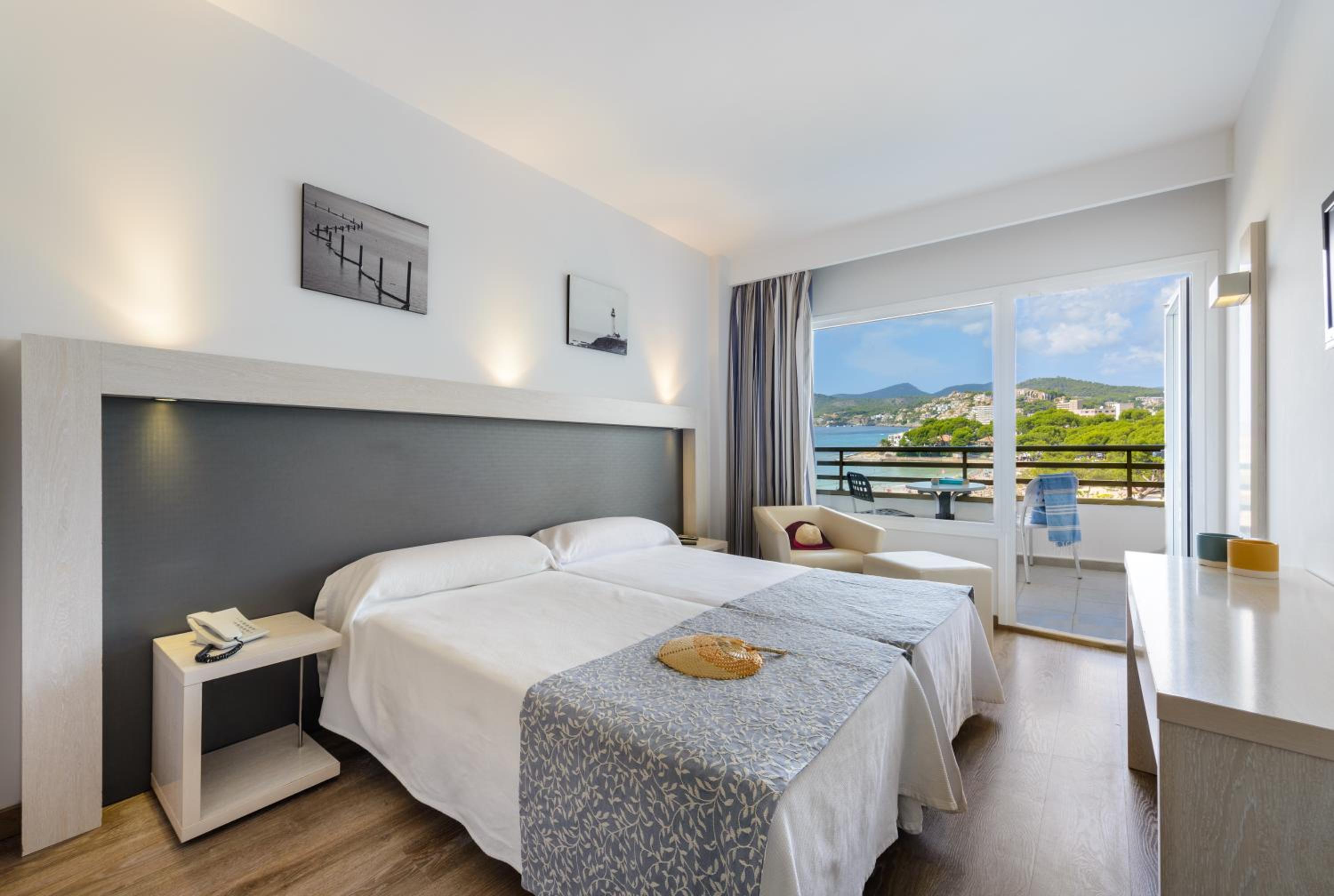 Twin Room with Sea View
