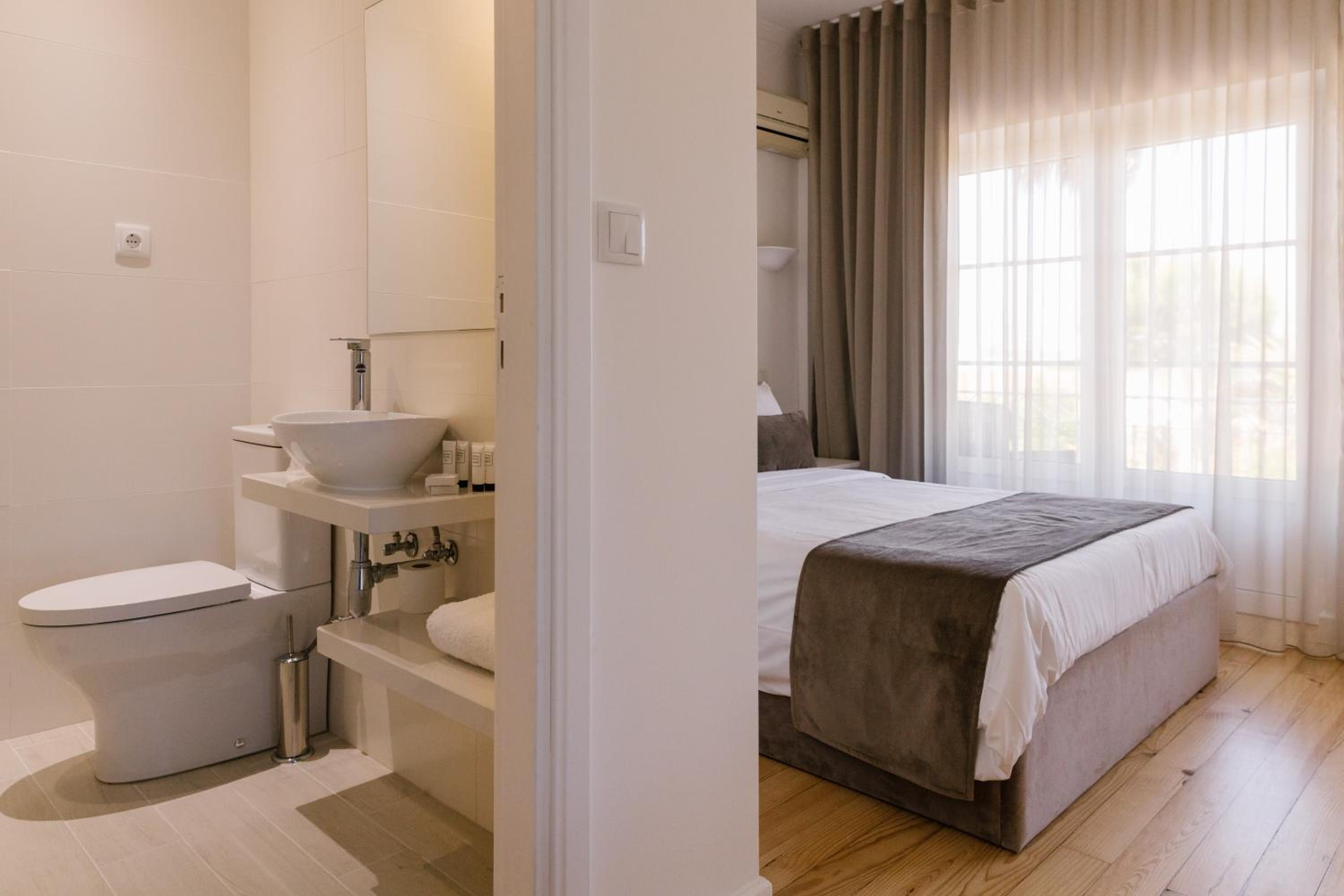 Standard Double or Twin Room photo 3