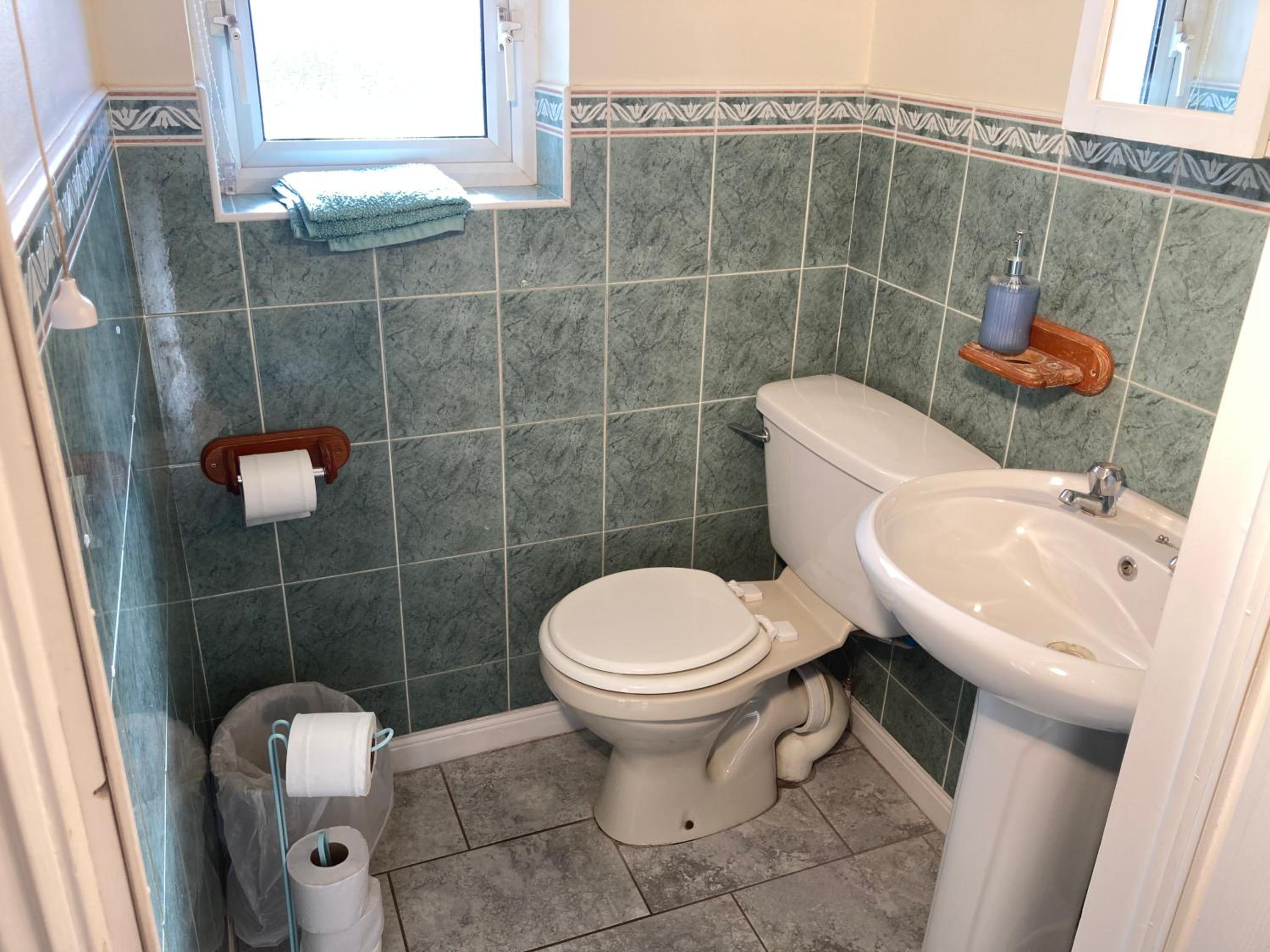 Three-Bedroom House - Photo 9