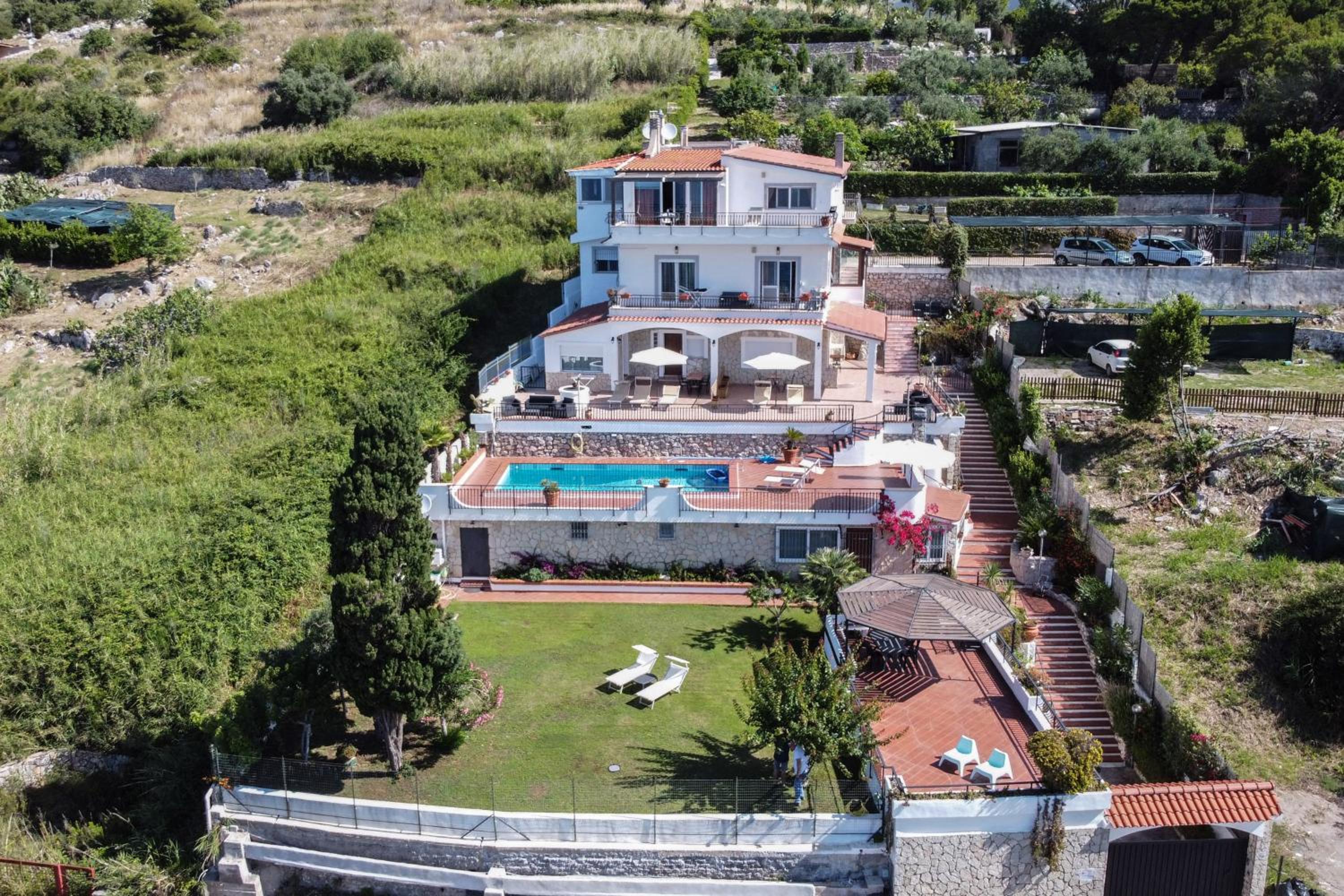 Apartment with Pool View  - Photo 7