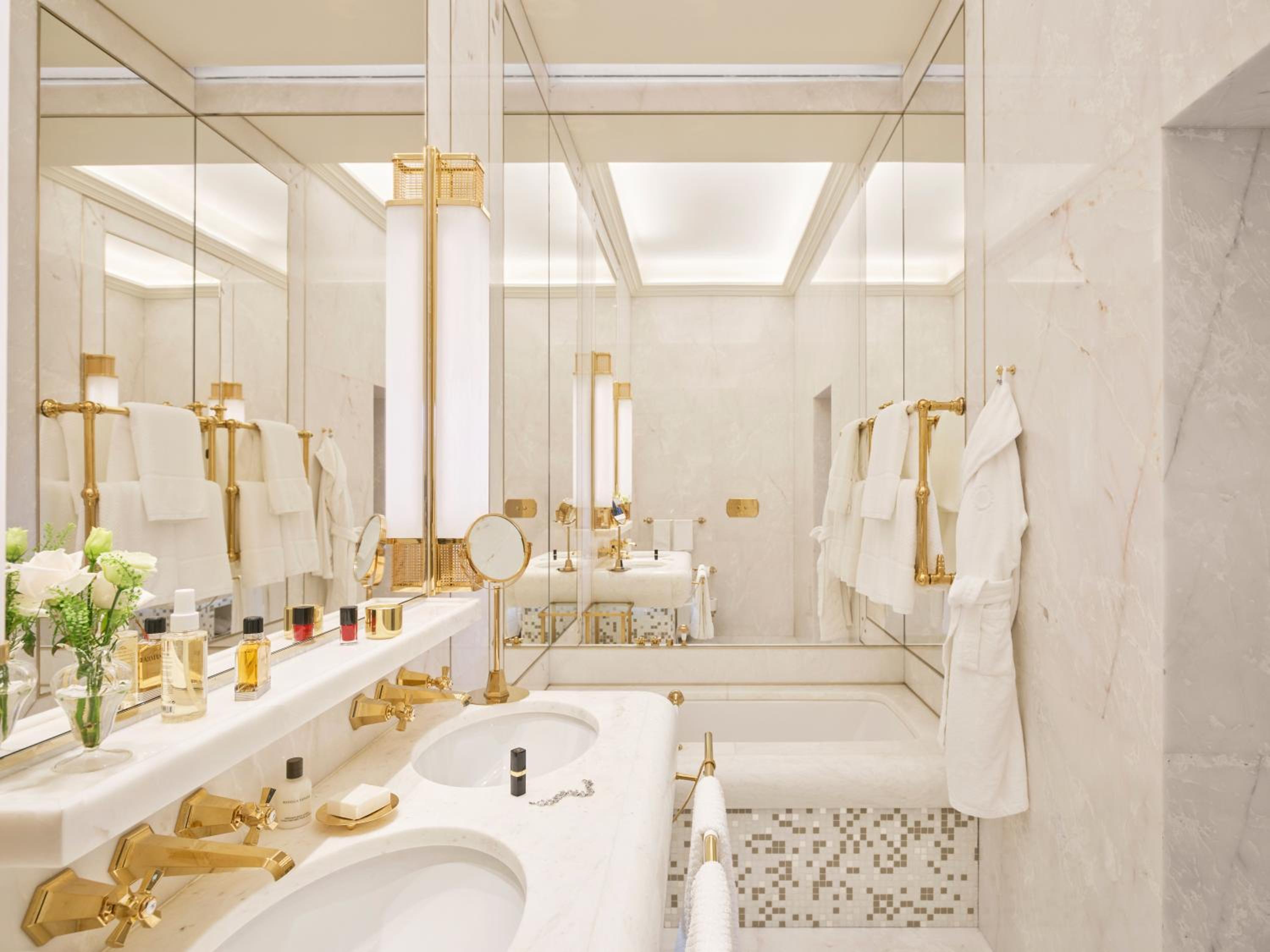 Deluxe Family Suite photo 2
