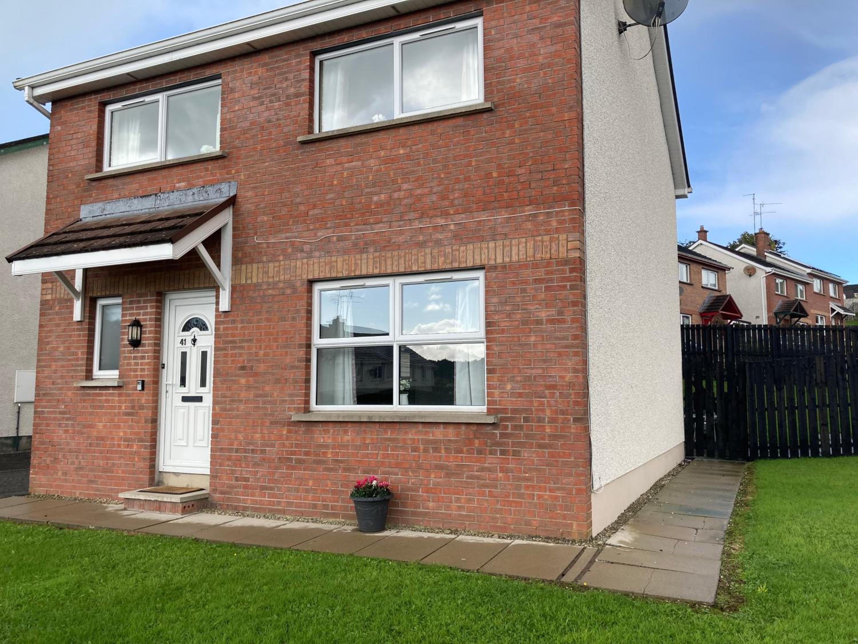 Three-Bedroom House - Photo 10