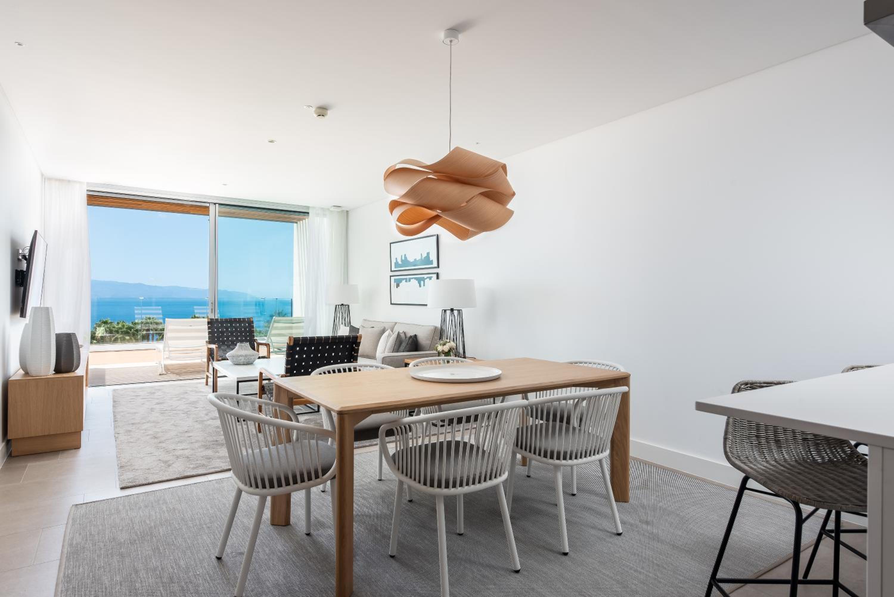 Two-Bedroom Suite with Sea View - Photo 25