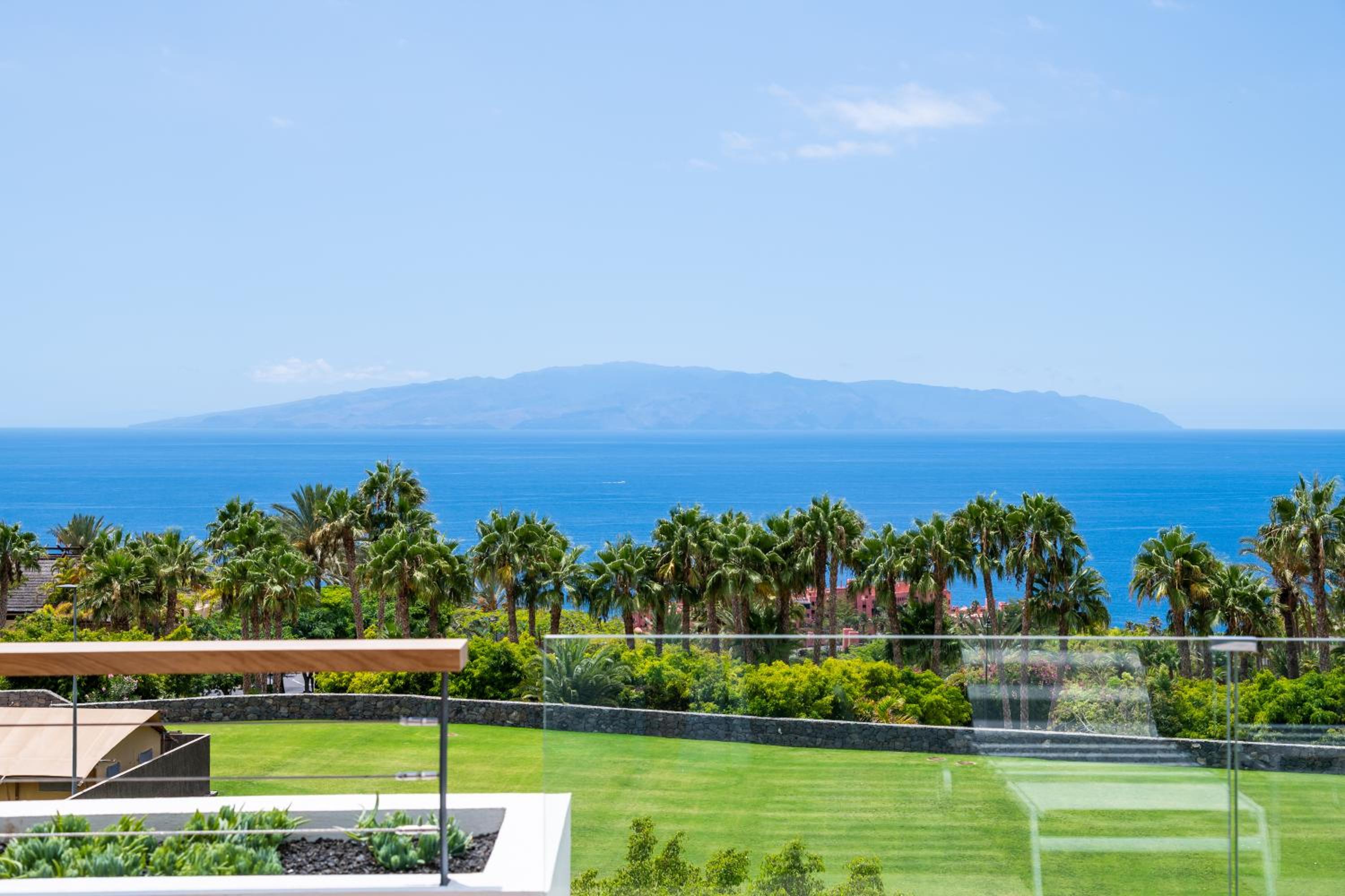 Two-Bedroom Suite with Sea View - Photo 18