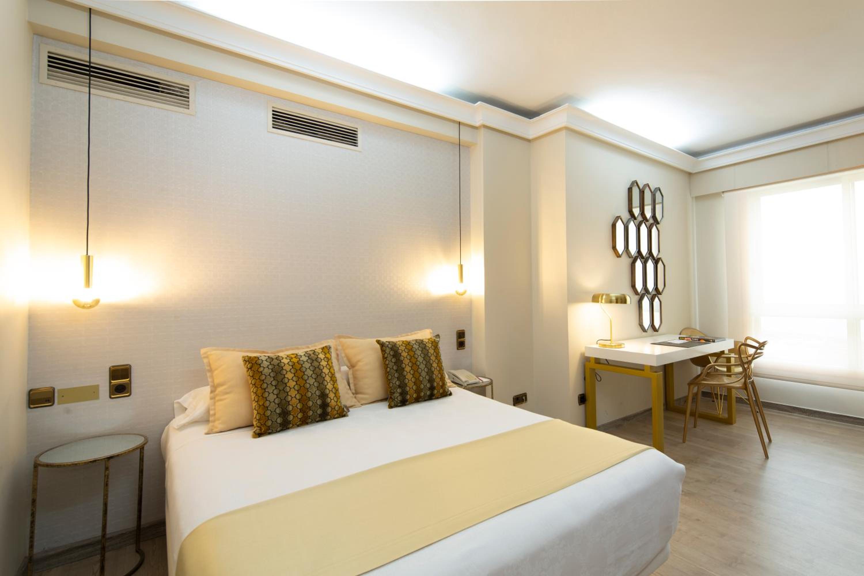 Superior Double Room - Photo 11