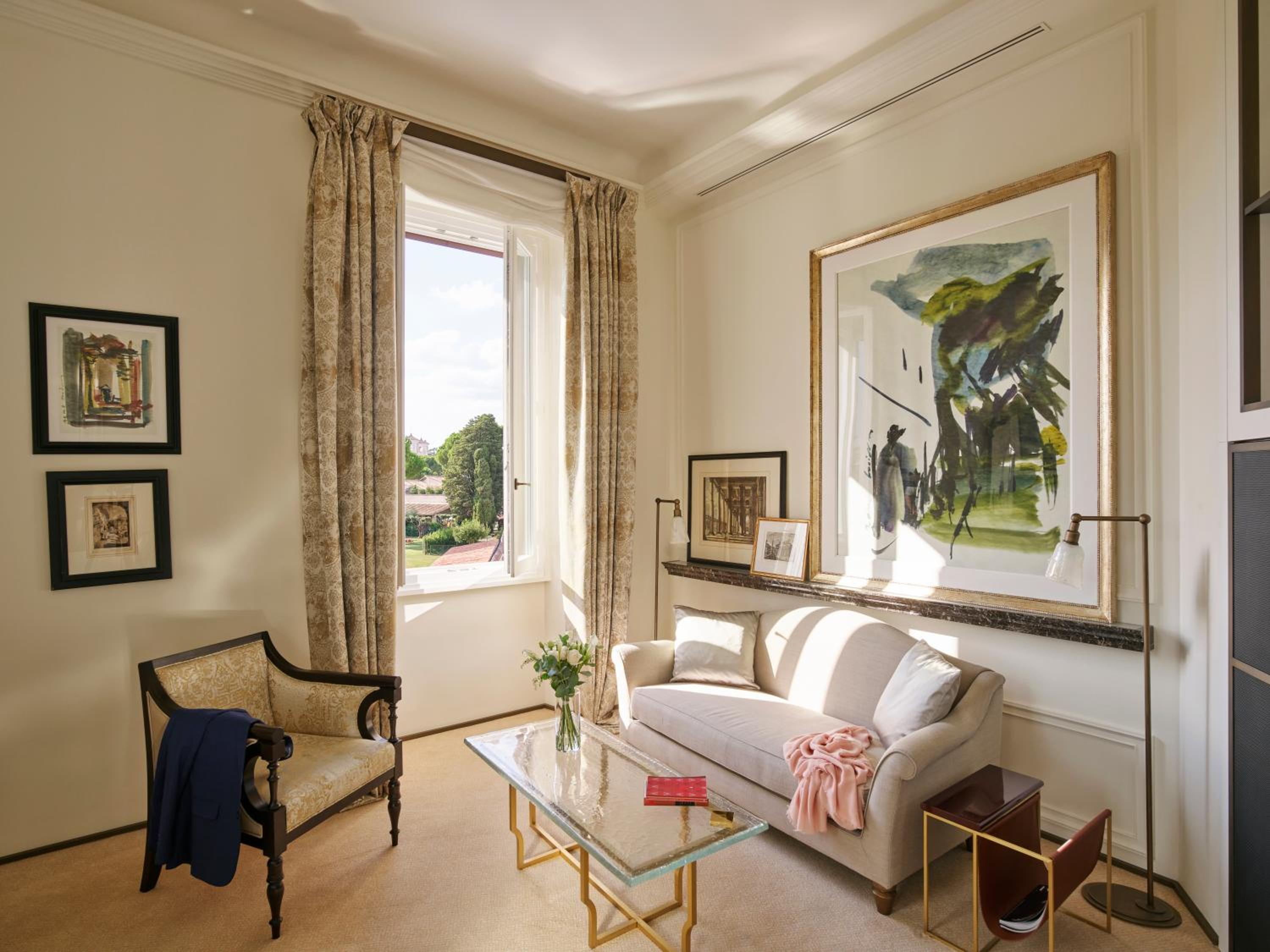Suite with City View photo 1