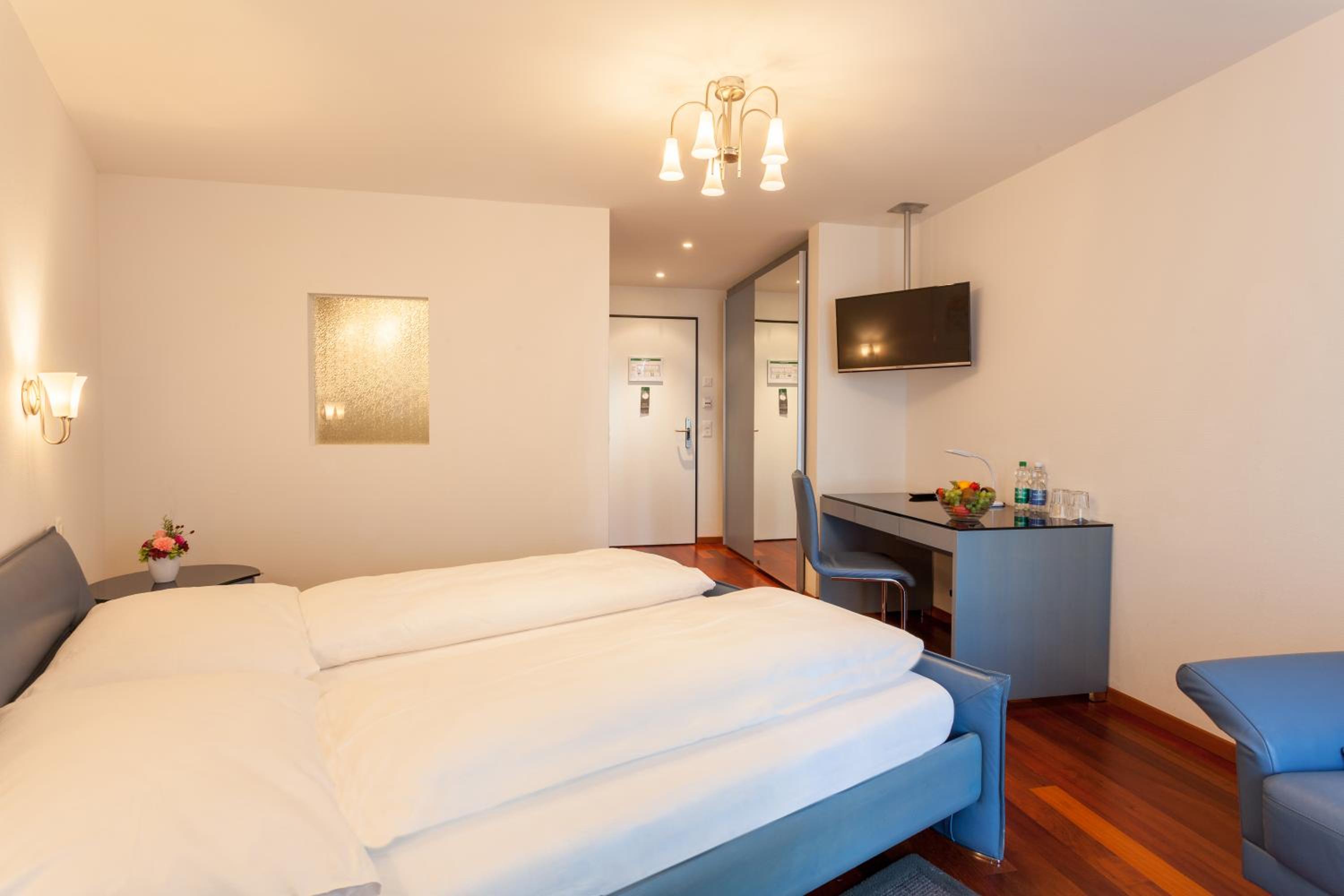 Standard Double Room - Photo 3