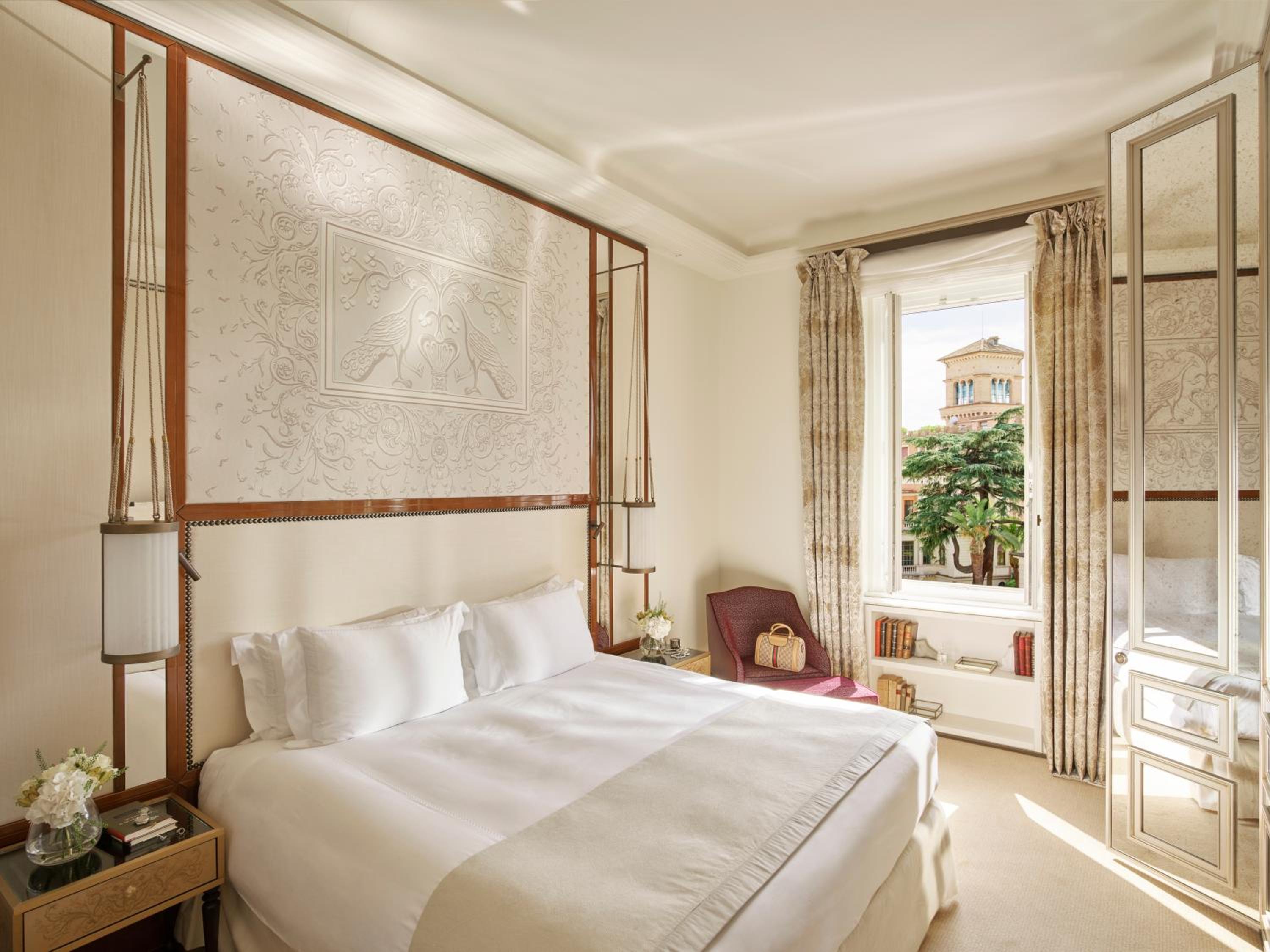 Suite with City View photo 2