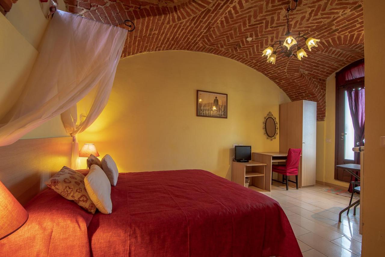 Double Room - Photo 8