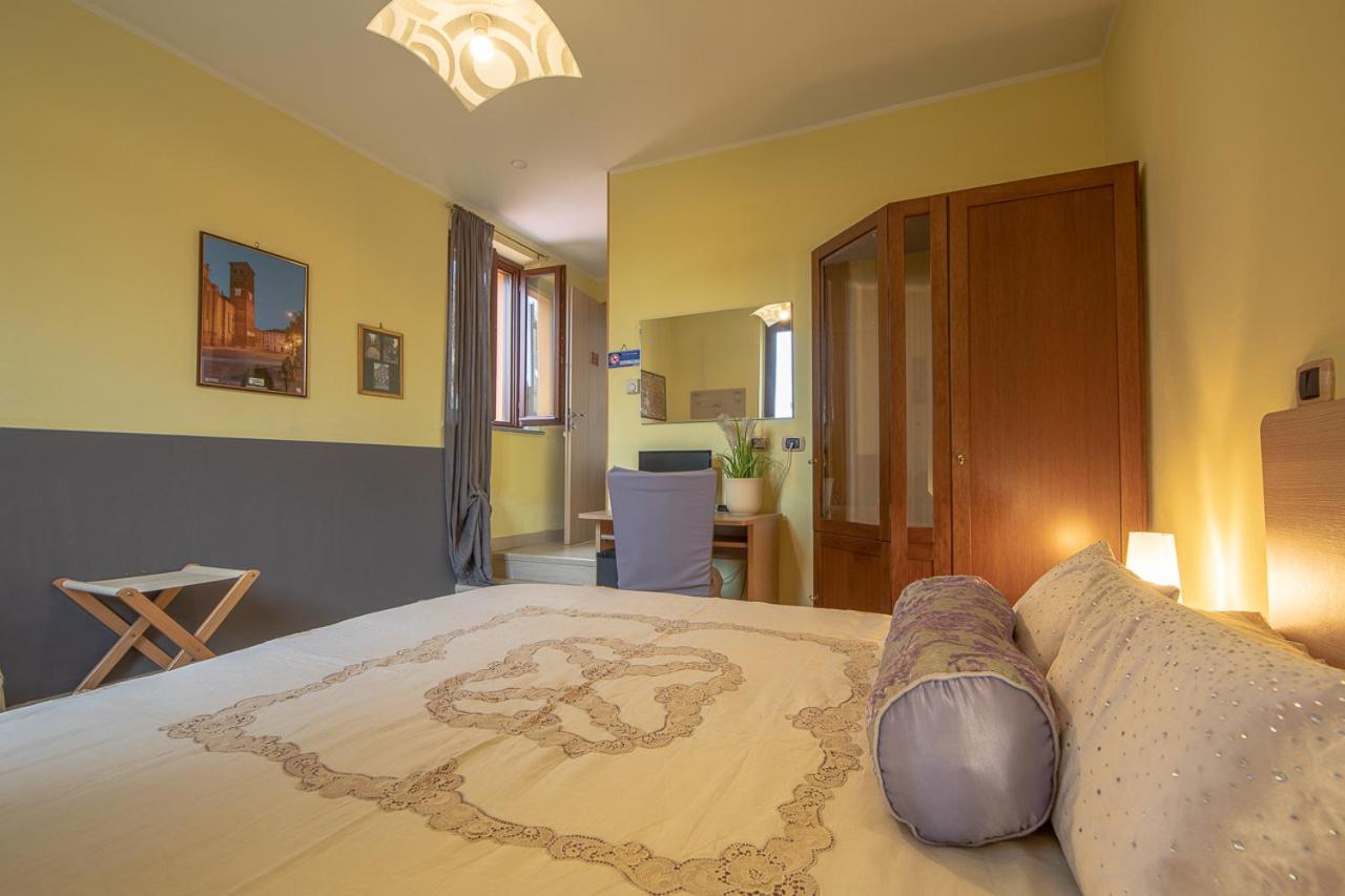 Double Room - Photo 7