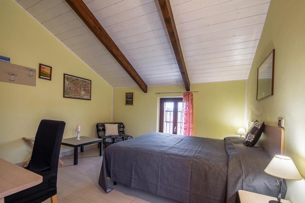 Double Room - Photo 17