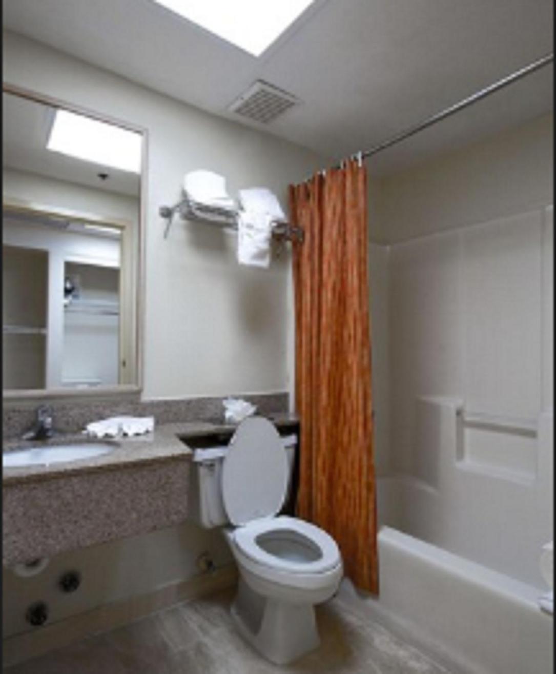 Standard Double Room with Two Double Beds - Non-Smoking photo 3